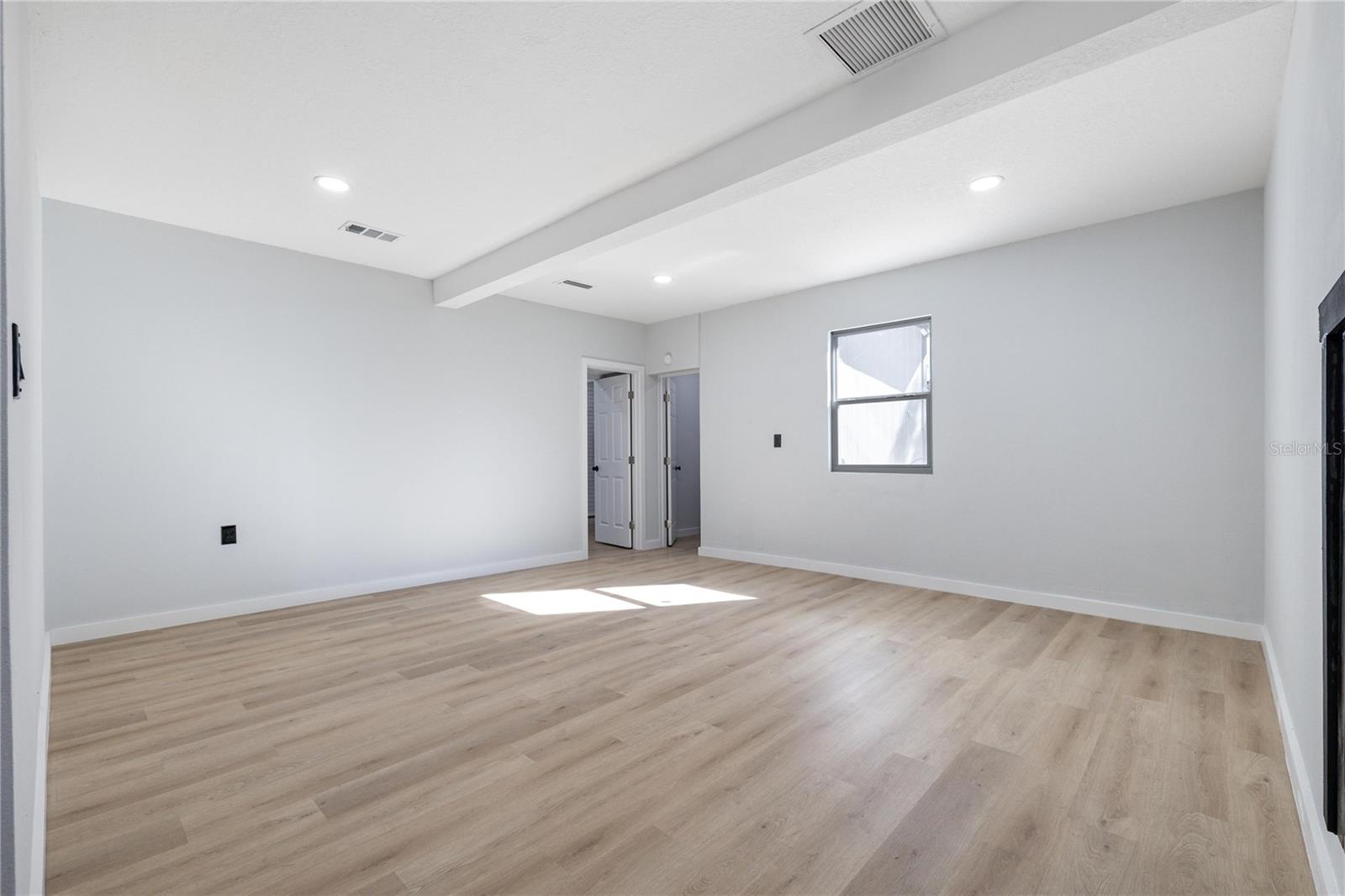 Image 18 of 55 For 1401 Moselle Avenue