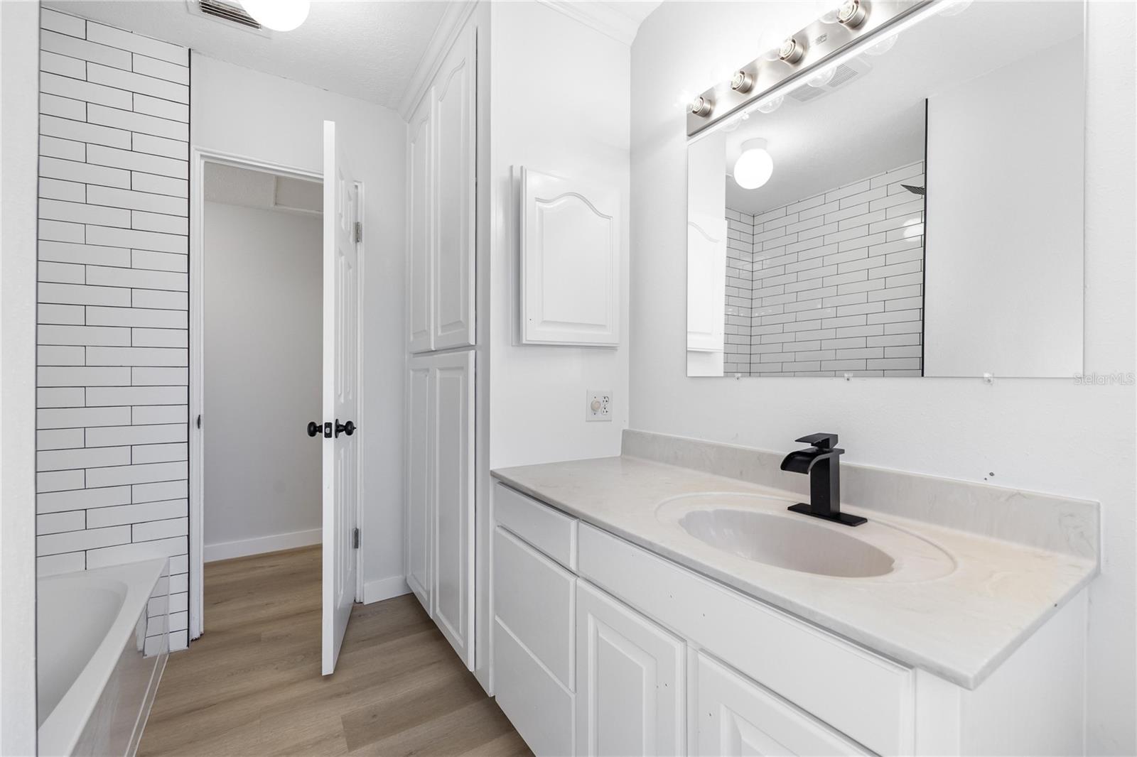 Image 33 of 55 For 1401 Moselle Avenue