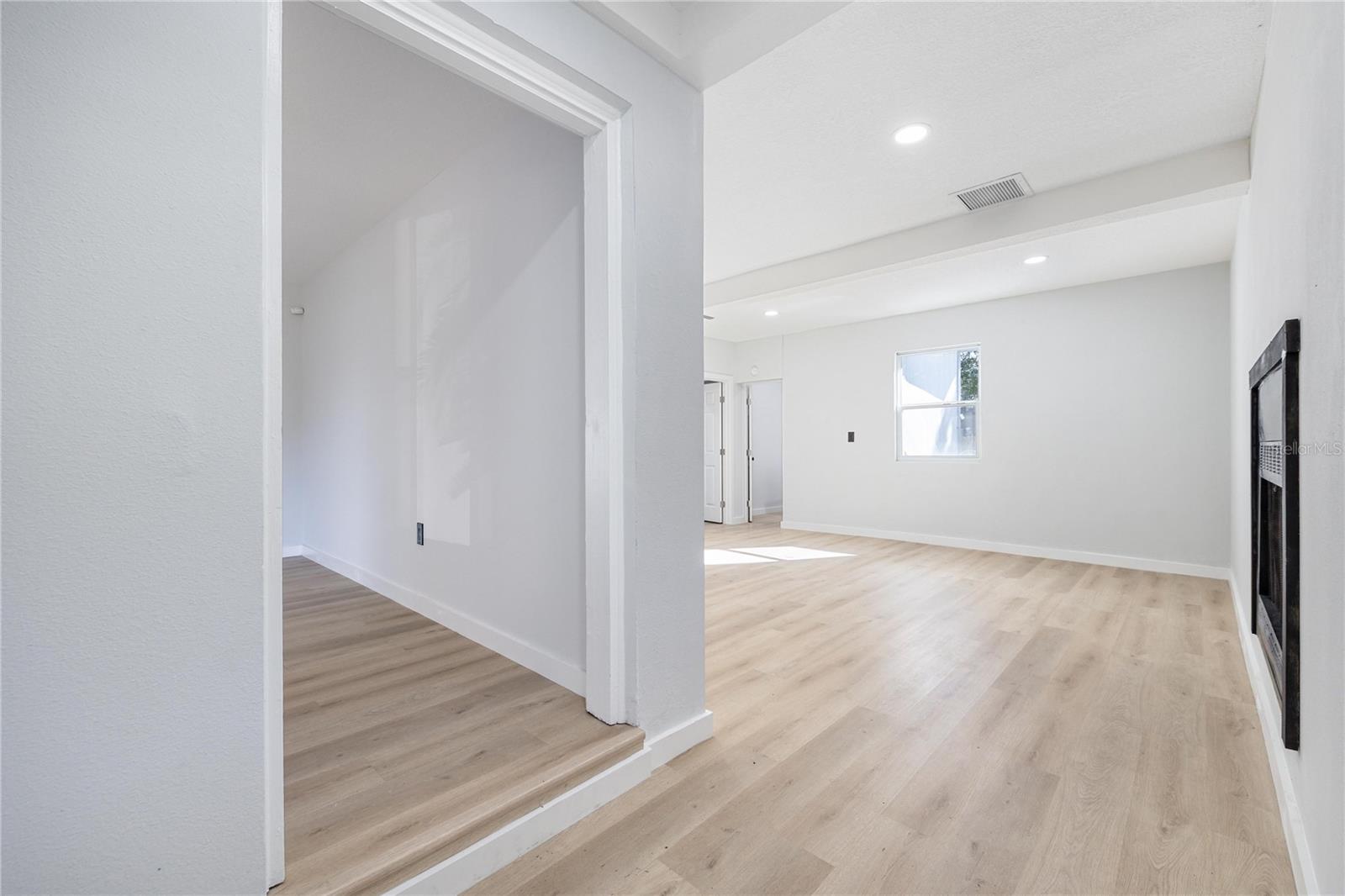 Image 9 of 55 For 1401 Moselle Avenue