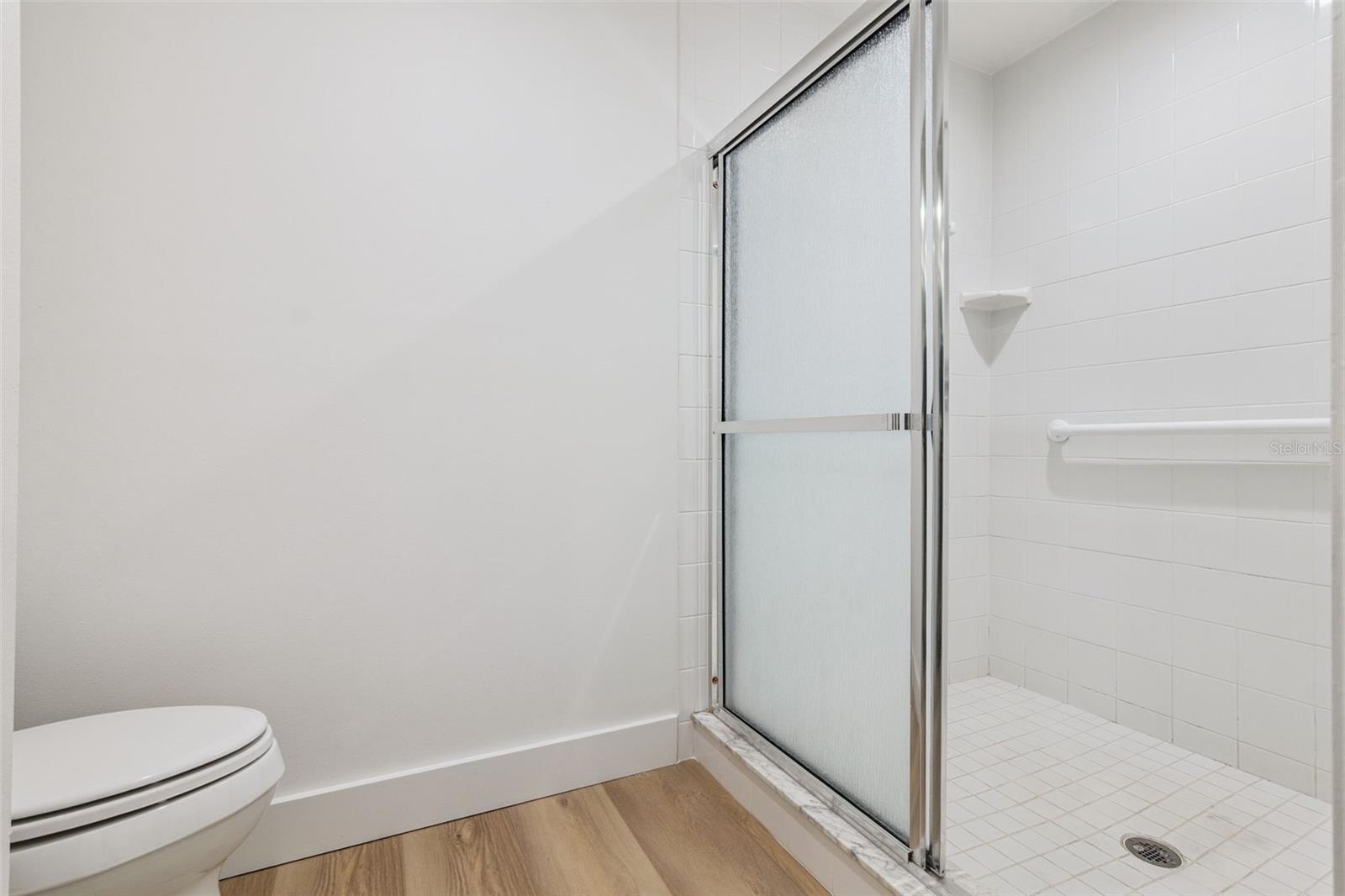 Image 19 of 30 For 1994 Kenaston Road 1994