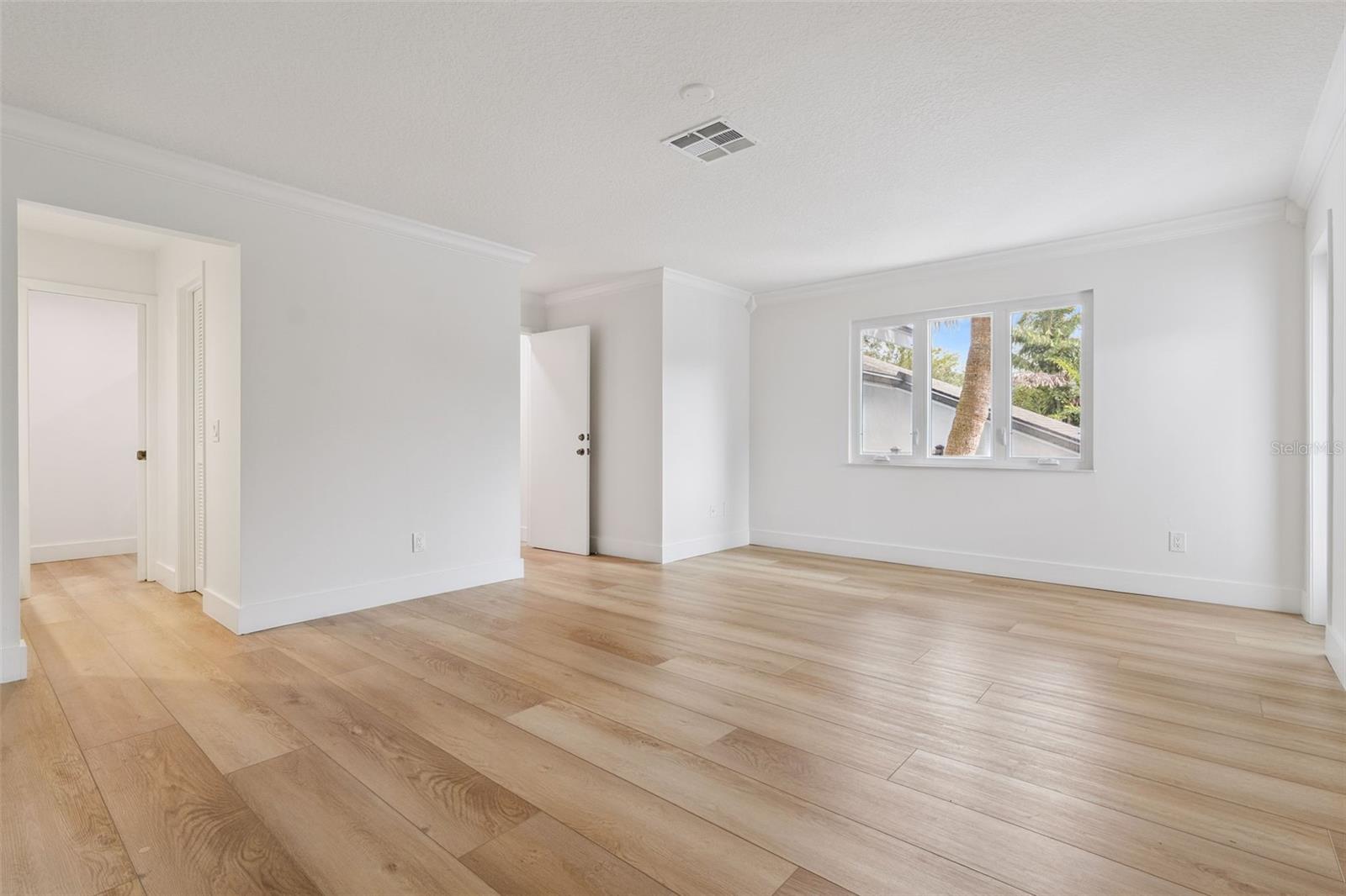 Image 22 of 30 For 1994 Kenaston Road 1994