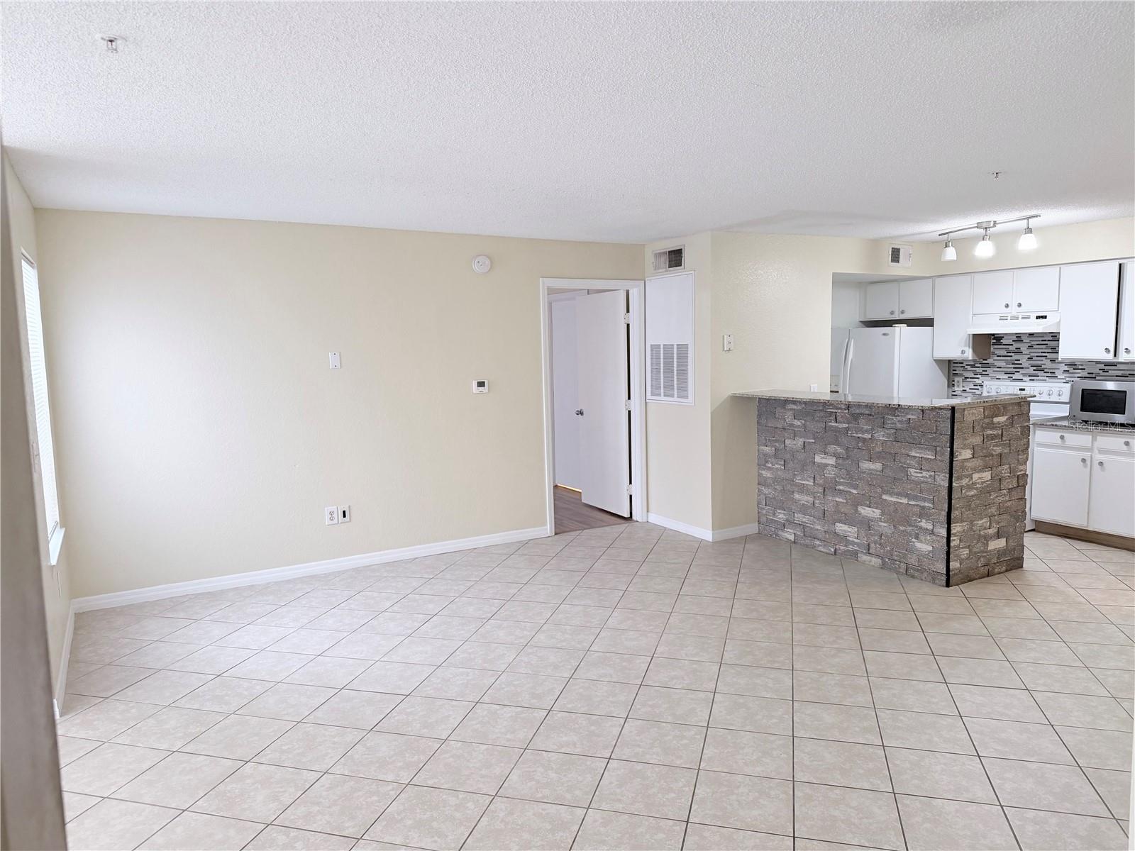 Image 4 of 23 For 2206 Antigua Place 1015