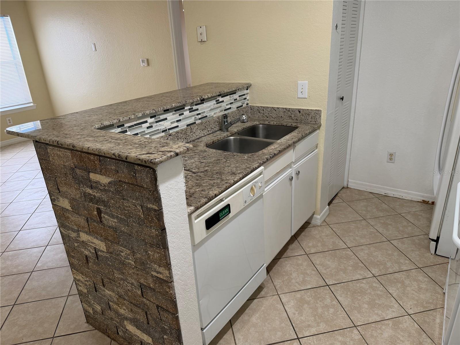 Image 7 of 23 For 2206 Antigua Place 1015