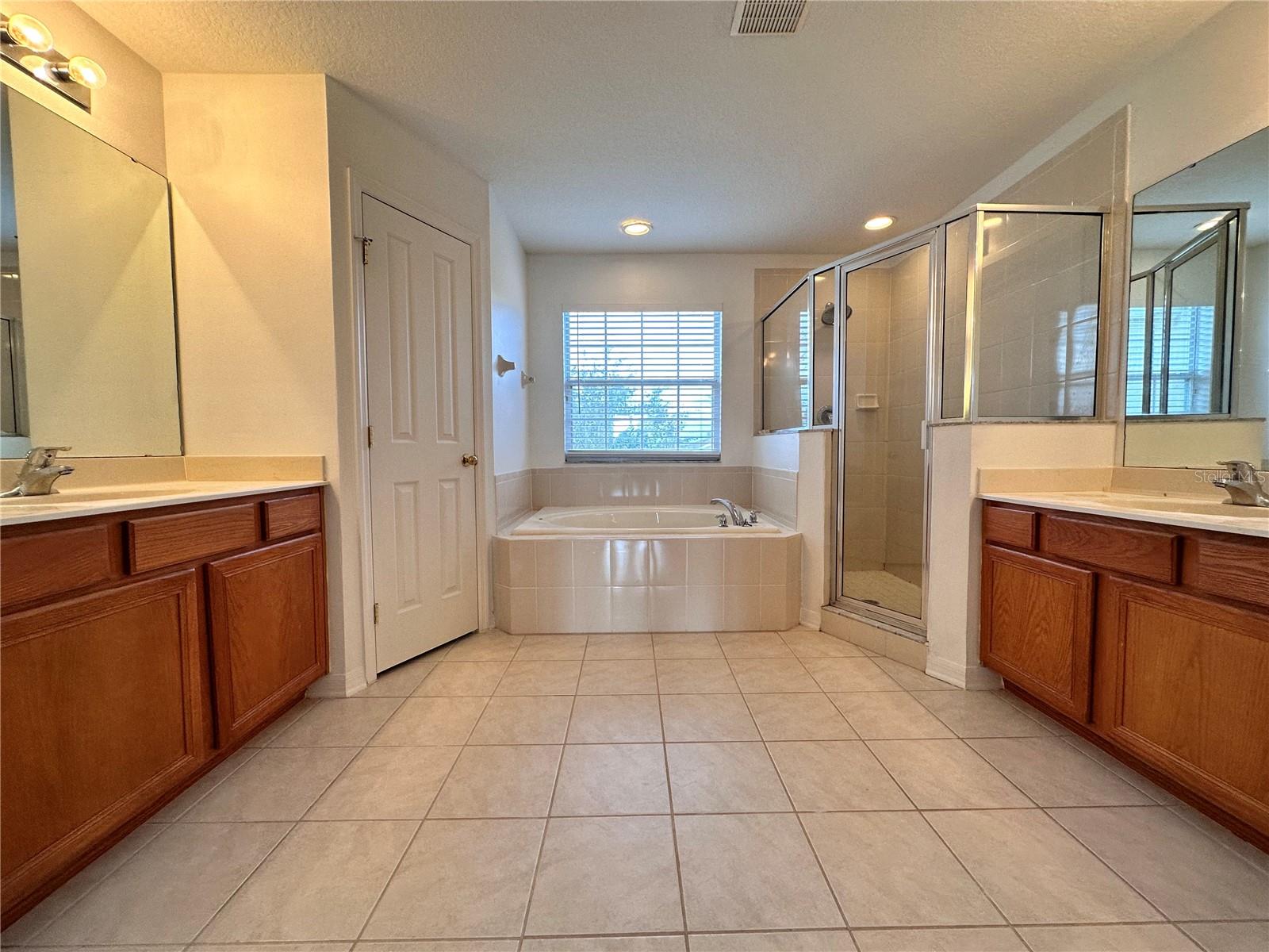 Image 19 of 21 For 2718 Lucas Lakes Lane