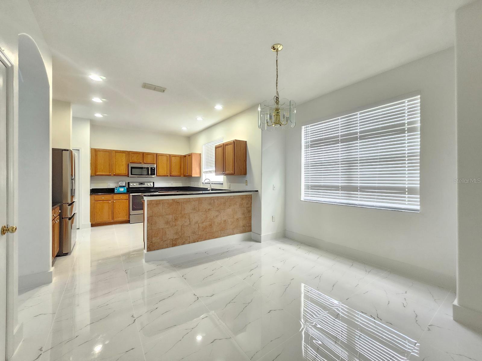 Image 7 of 21 For 2718 Lucas Lakes Lane