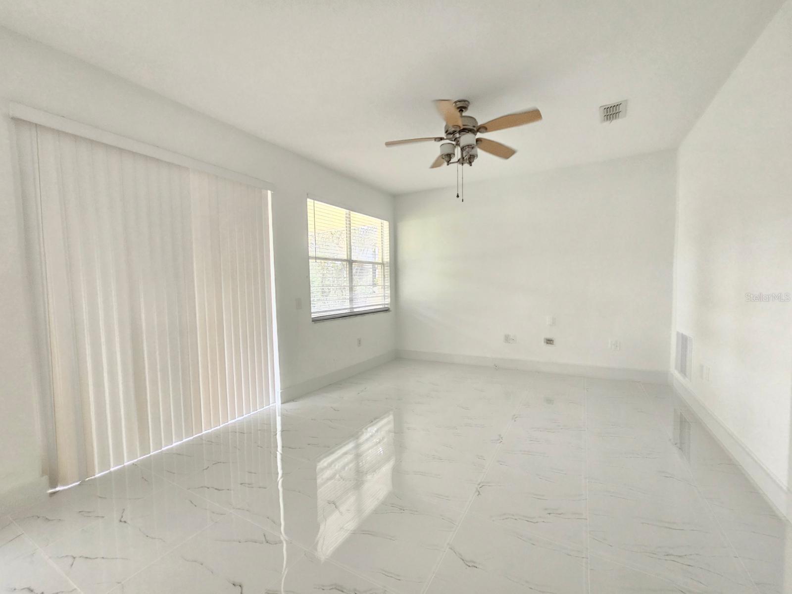 Image 8 of 21 For 2718 Lucas Lakes Lane