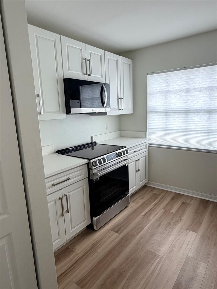 Image 4 of 13 For 2651 Graduate Court