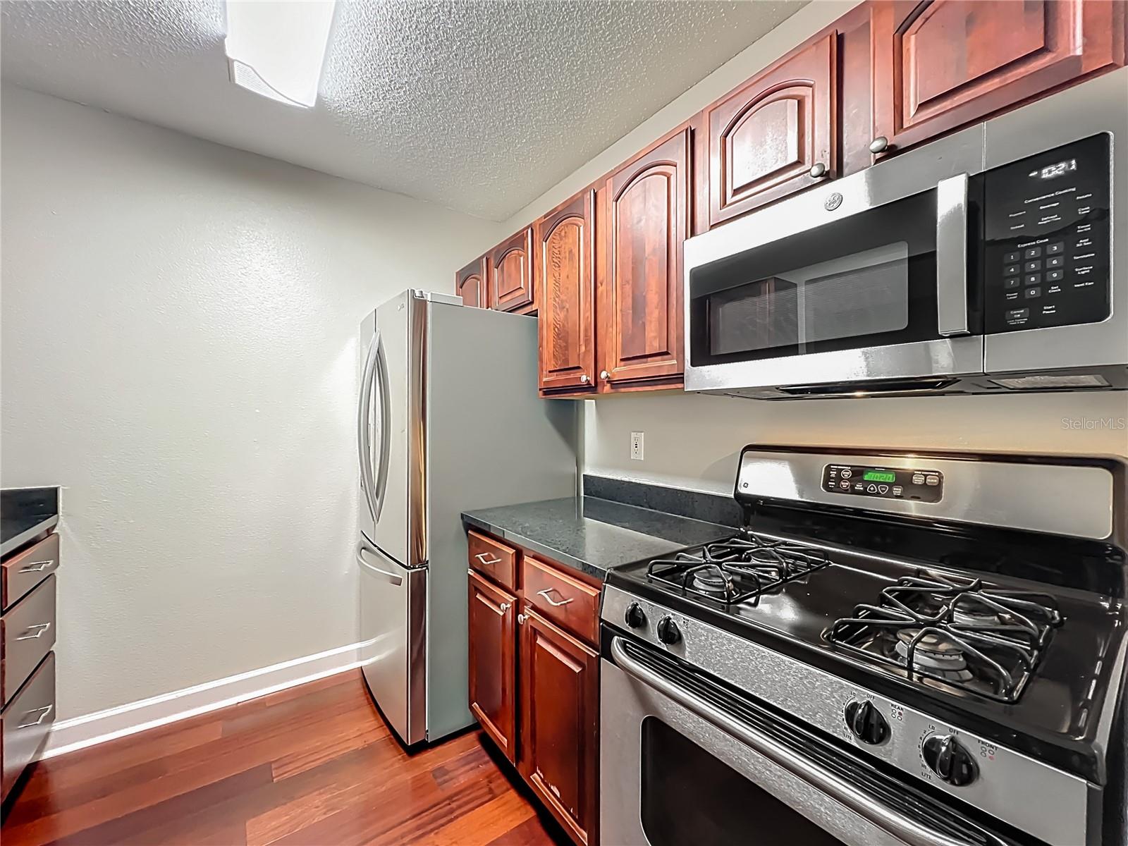 Image 9 of 18 For 2071 Dixie Belle Drive 2071p