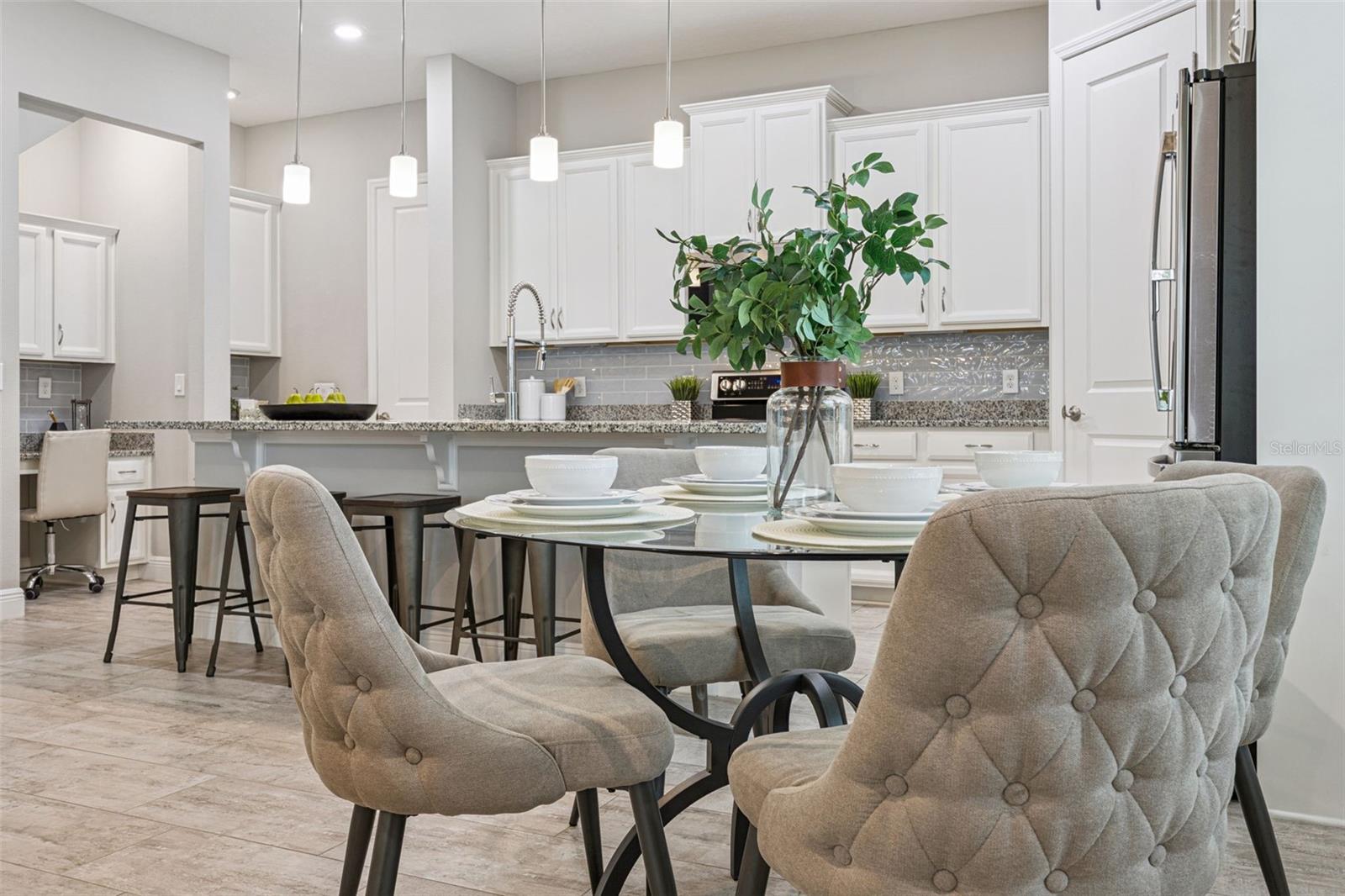 Image 13 of 77 For 2029 White Feather Loop