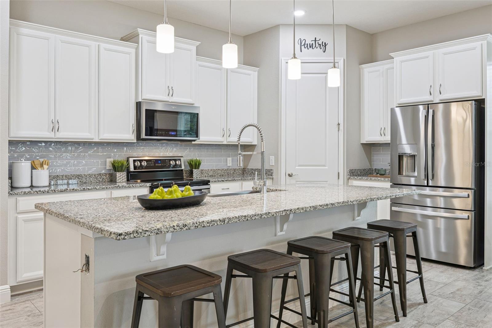 Image 15 of 77 For 2029 White Feather Loop