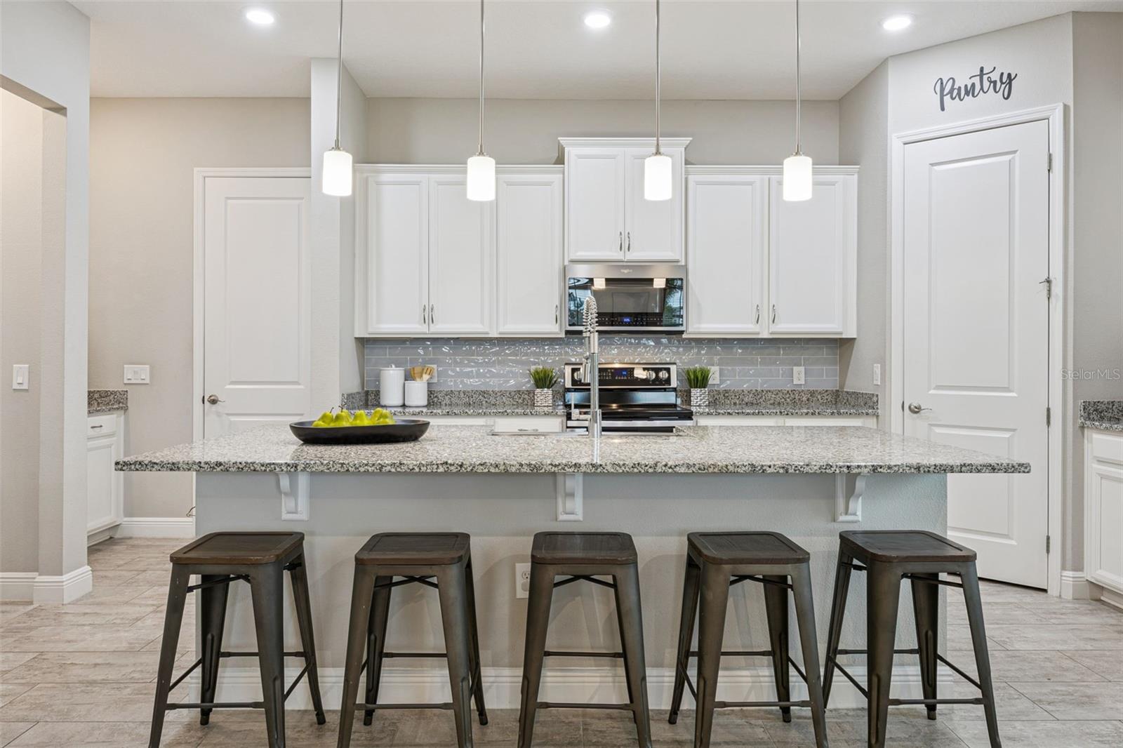 Image 16 of 77 For 2029 White Feather Loop