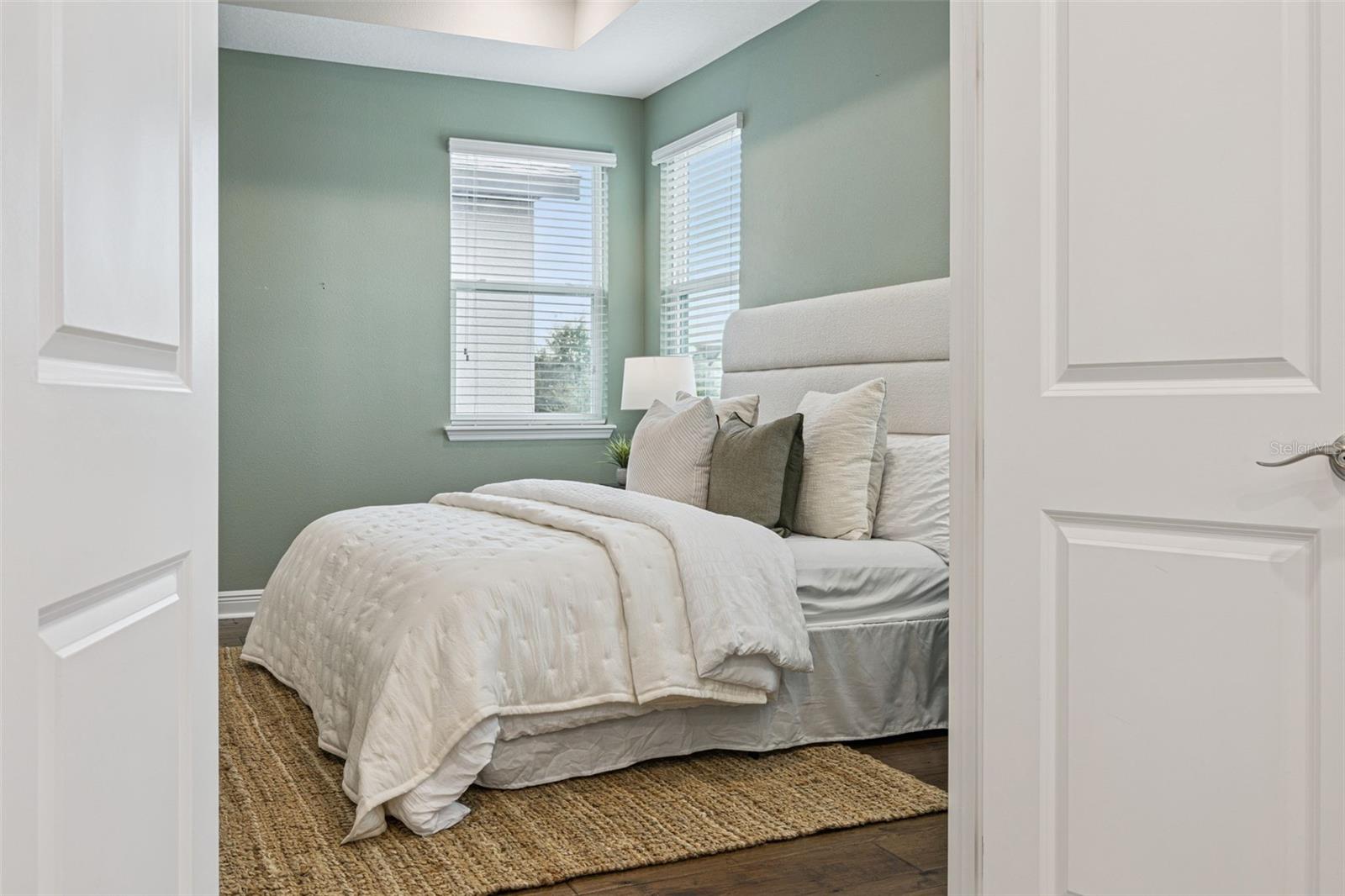 Image 19 of 77 For 2029 White Feather Loop