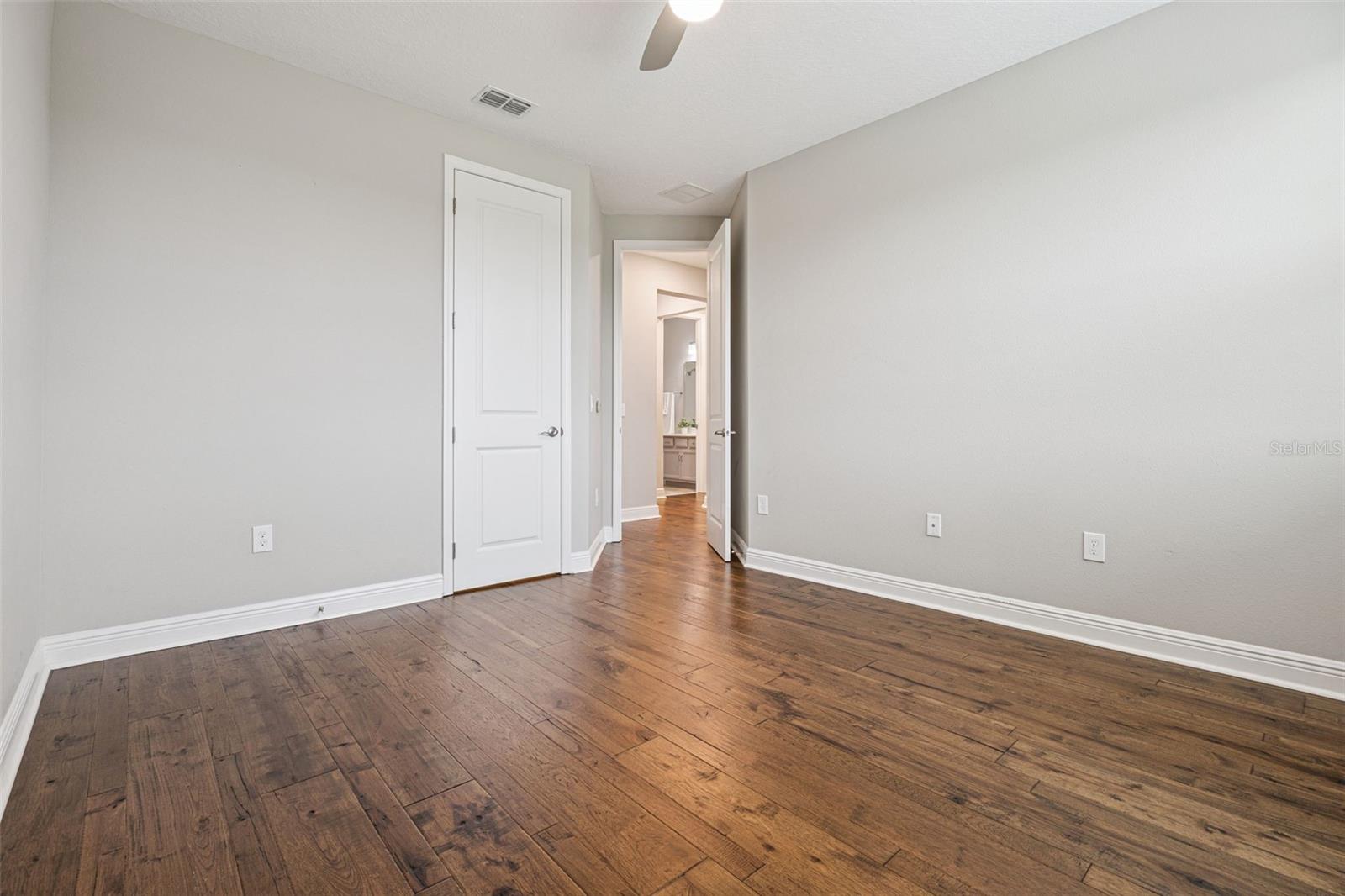 Image 26 of 77 For 2029 White Feather Loop