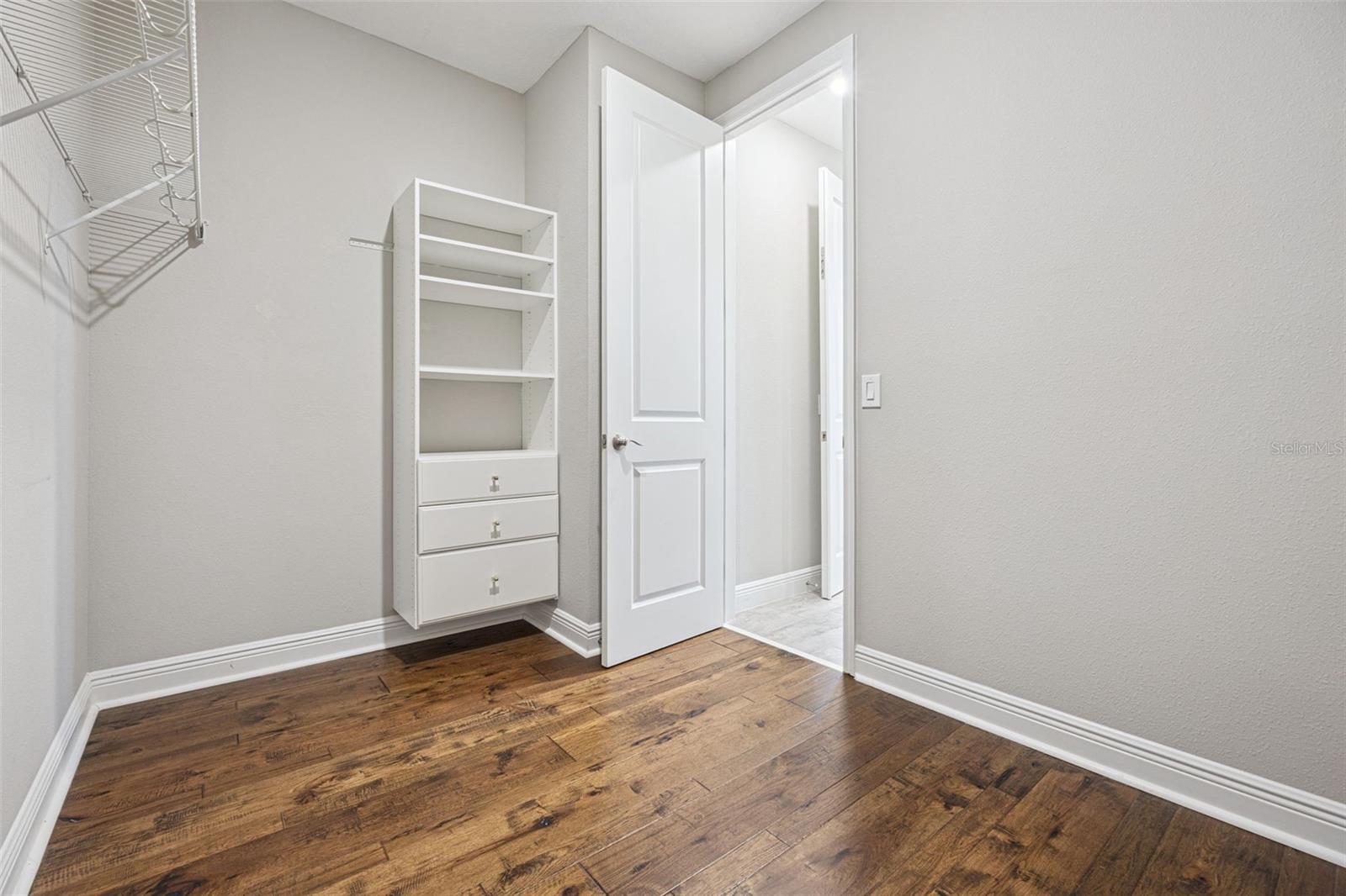 Image 31 of 77 For 2029 White Feather Loop