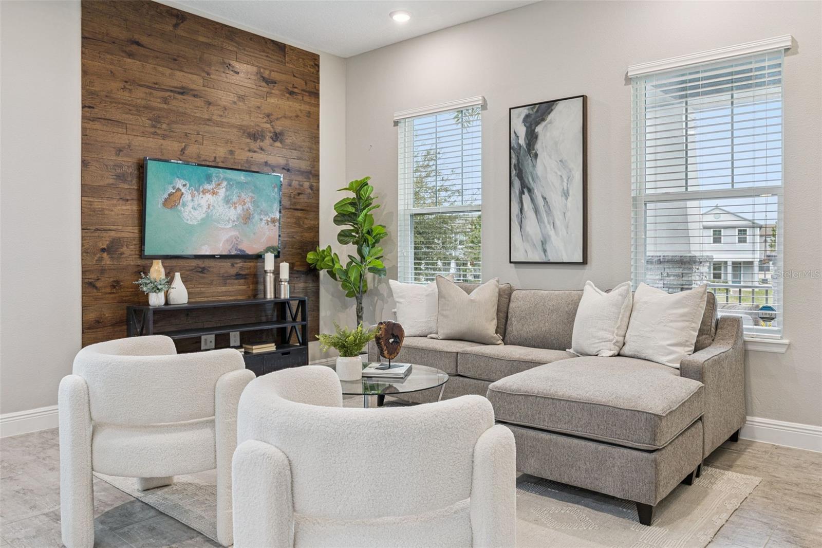 Image 4 of 77 For 2029 White Feather Loop