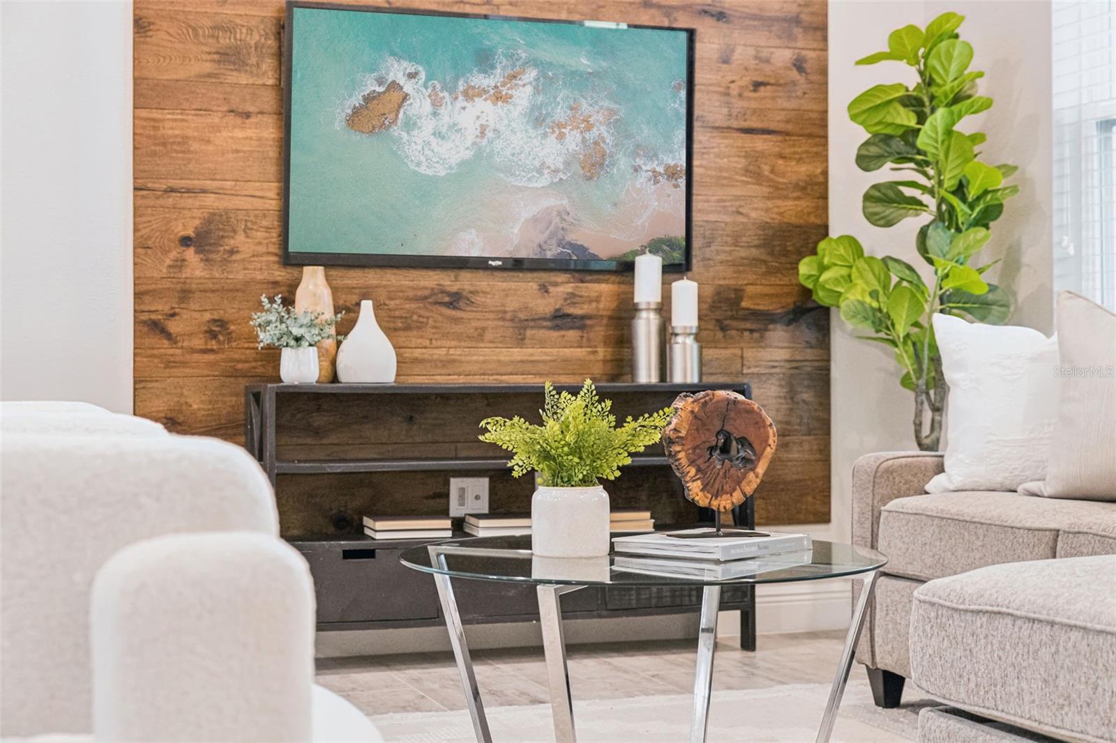 Image 44 of 77 For 2029 White Feather Loop