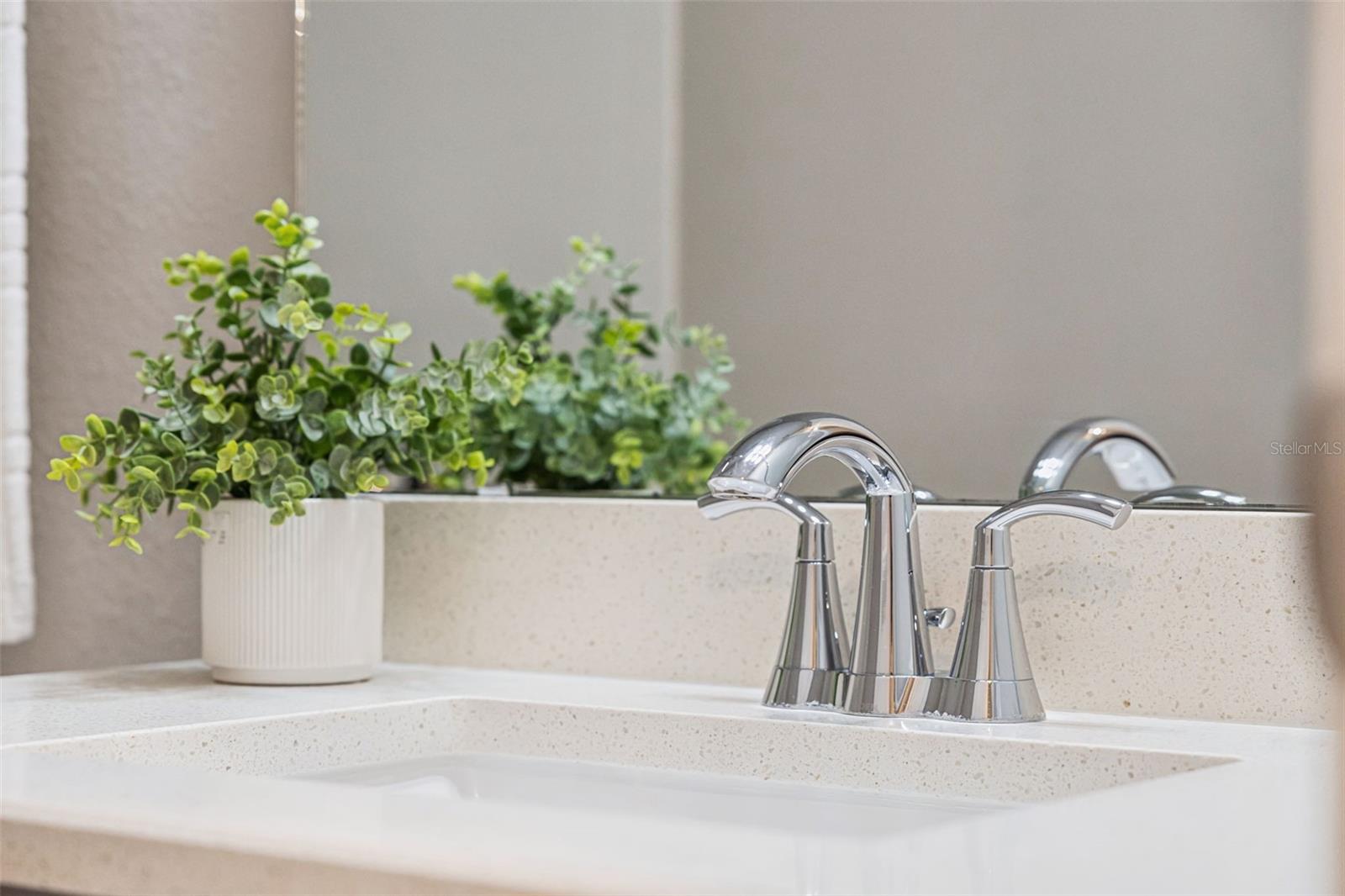 Image 45 of 77 For 2029 White Feather Loop