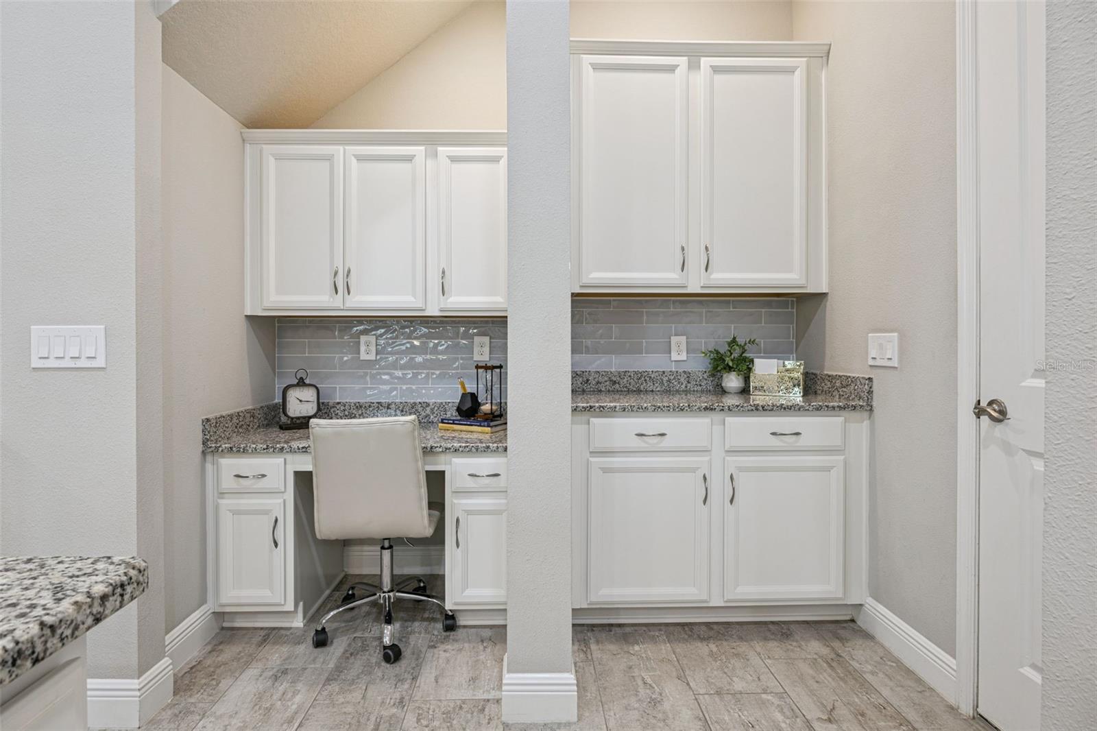 Image 48 of 77 For 2029 White Feather Loop