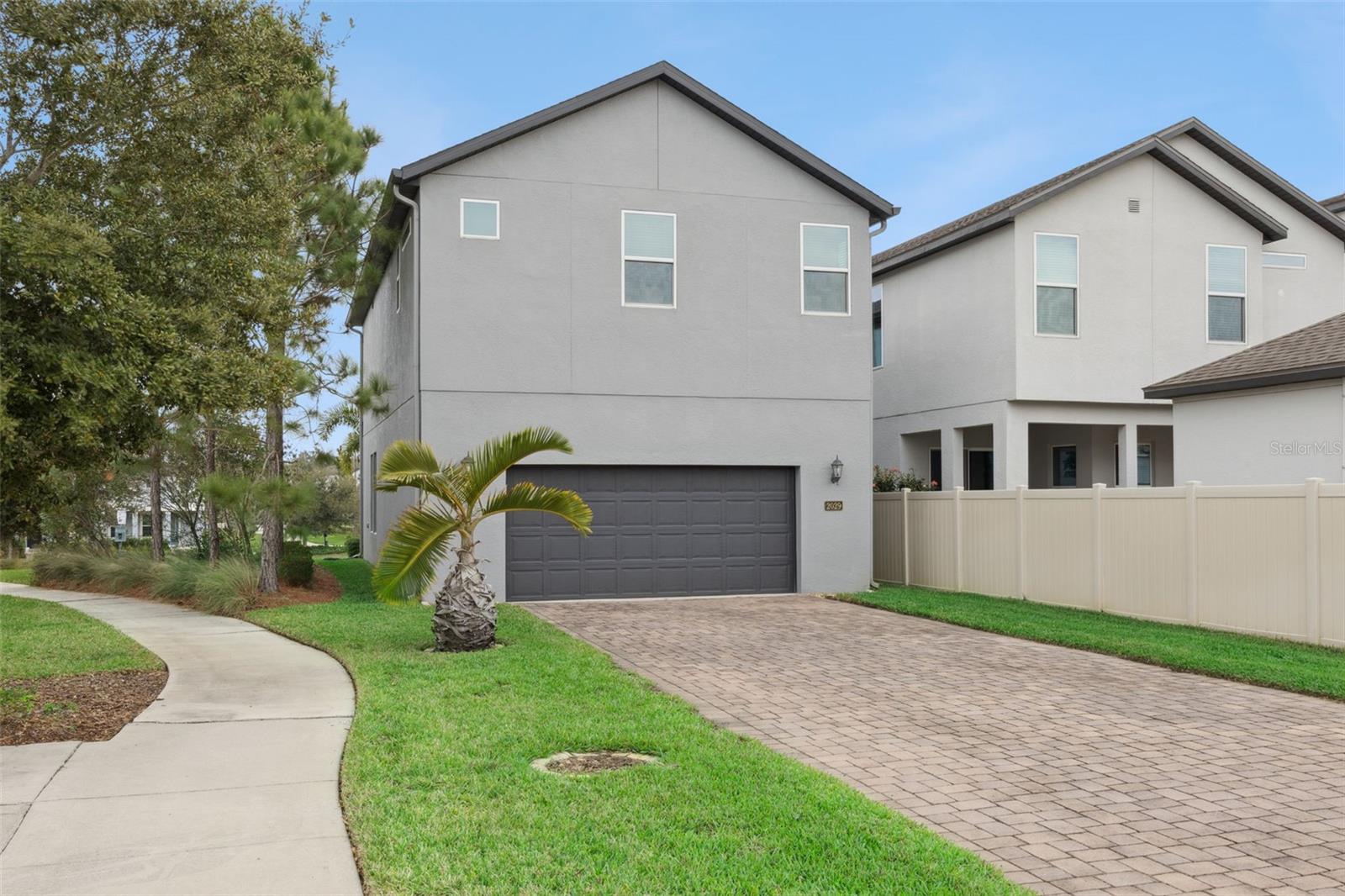 Image 49 of 77 For 2029 White Feather Loop