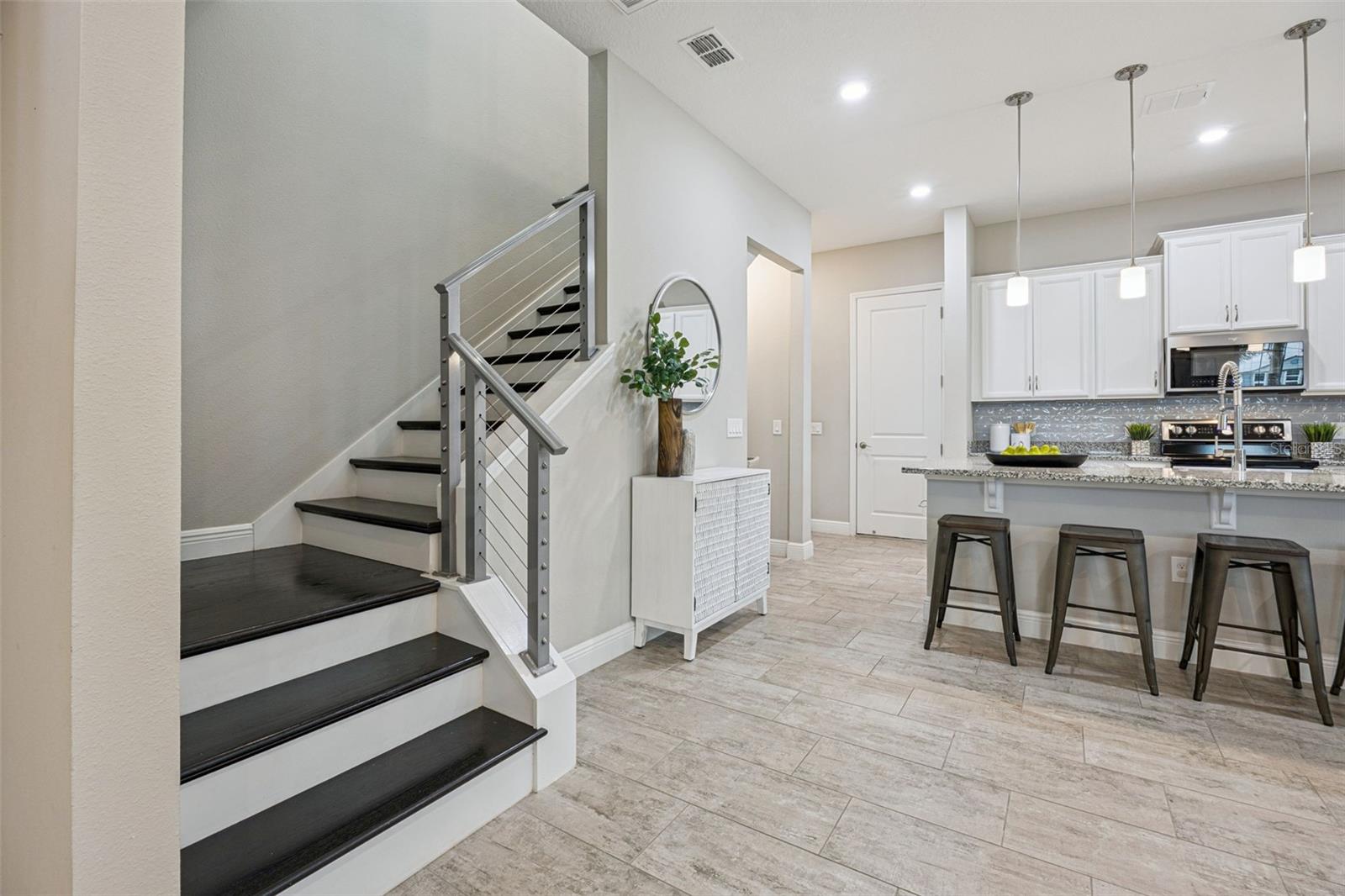 Image 5 of 77 For 2029 White Feather Loop