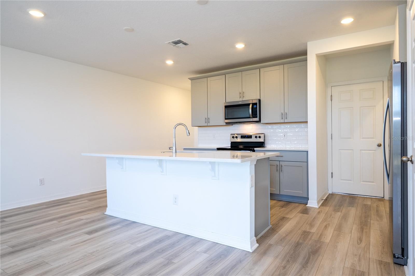 Image 12 of 77 For 4549 Burrowing Owl Loop