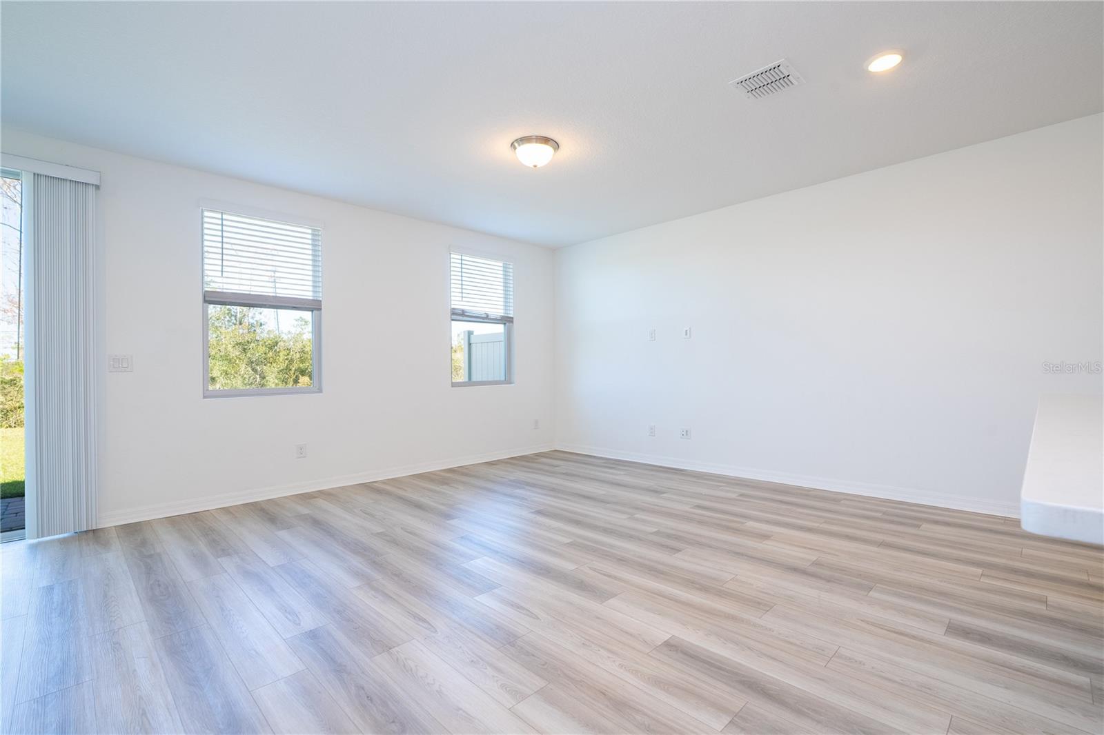 Image 18 of 77 For 4549 Burrowing Owl Loop