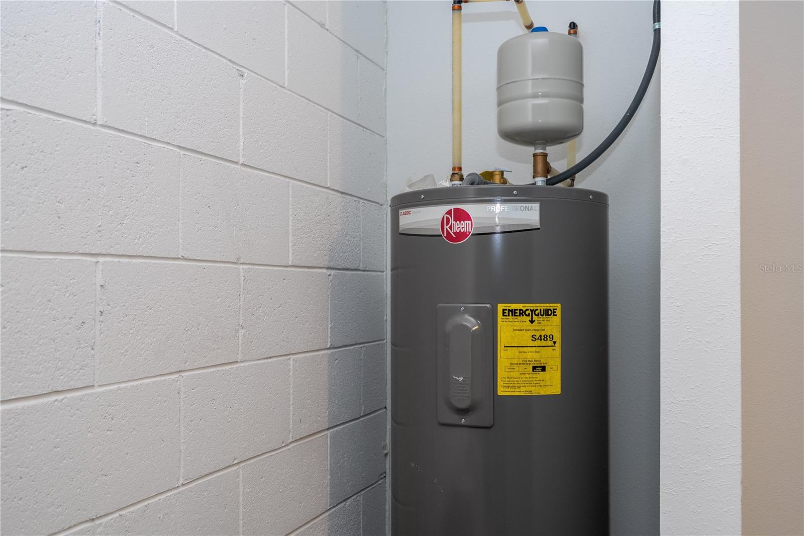 Image 29 of 77 For 4549 Burrowing Owl Loop