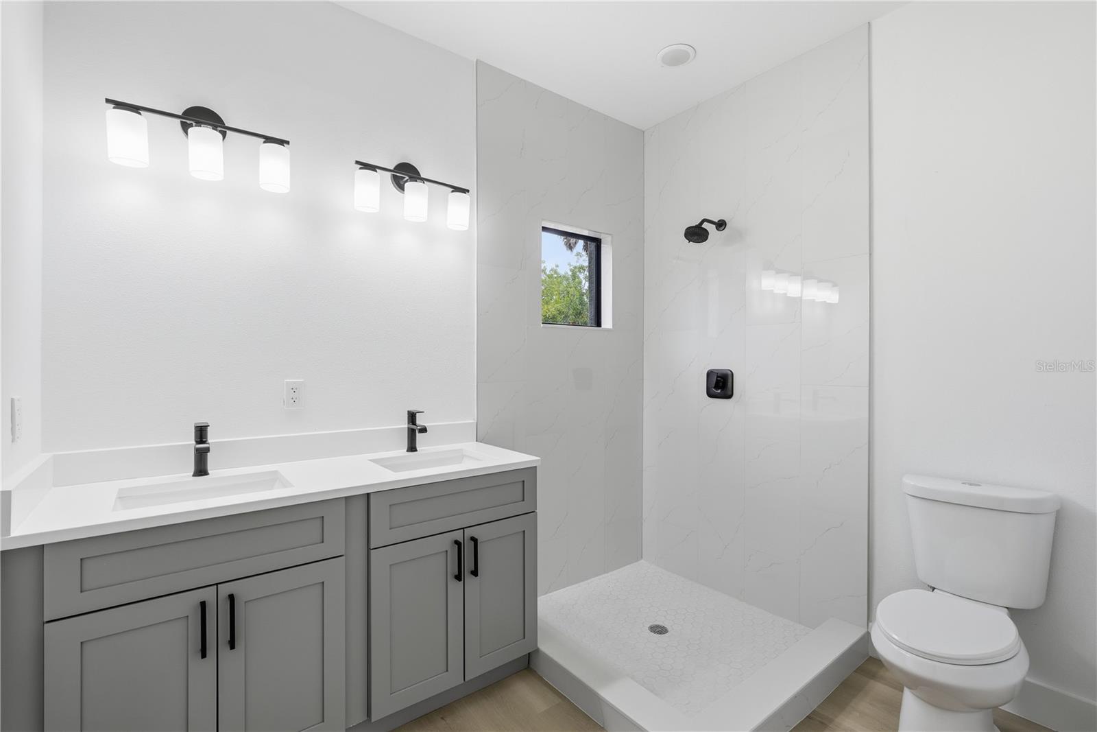 Image 17 of 39 For 3537 Enid Lane