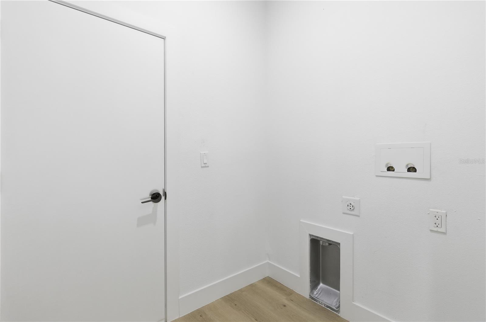 Image 20 of 39 For 3537 Enid Lane