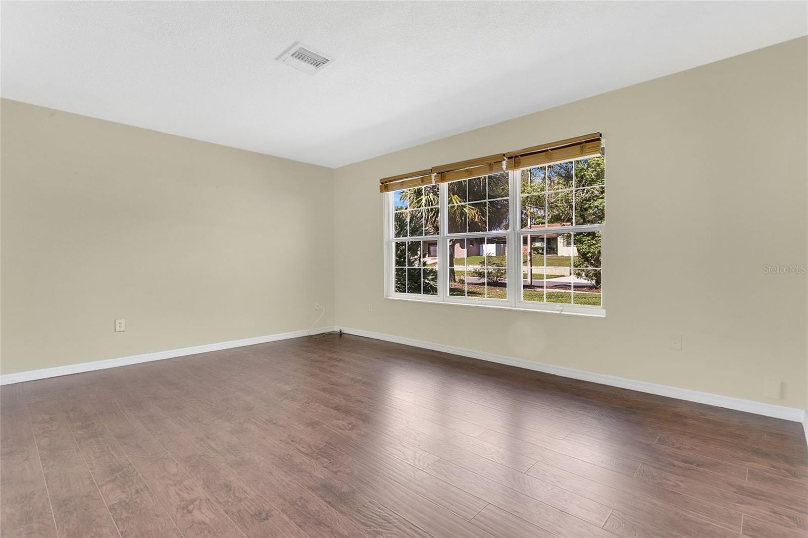 Image 11 of 34 For 3217 Castle Oak Avenue