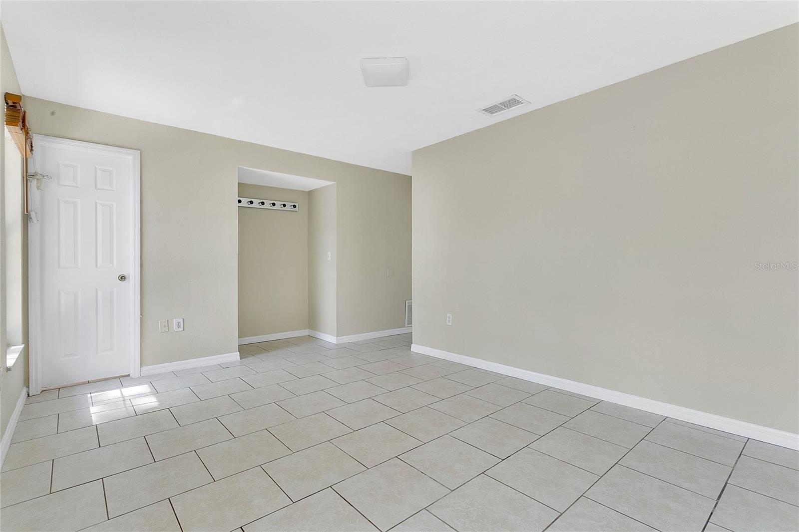 Image 13 of 34 For 3217 Castle Oak Avenue