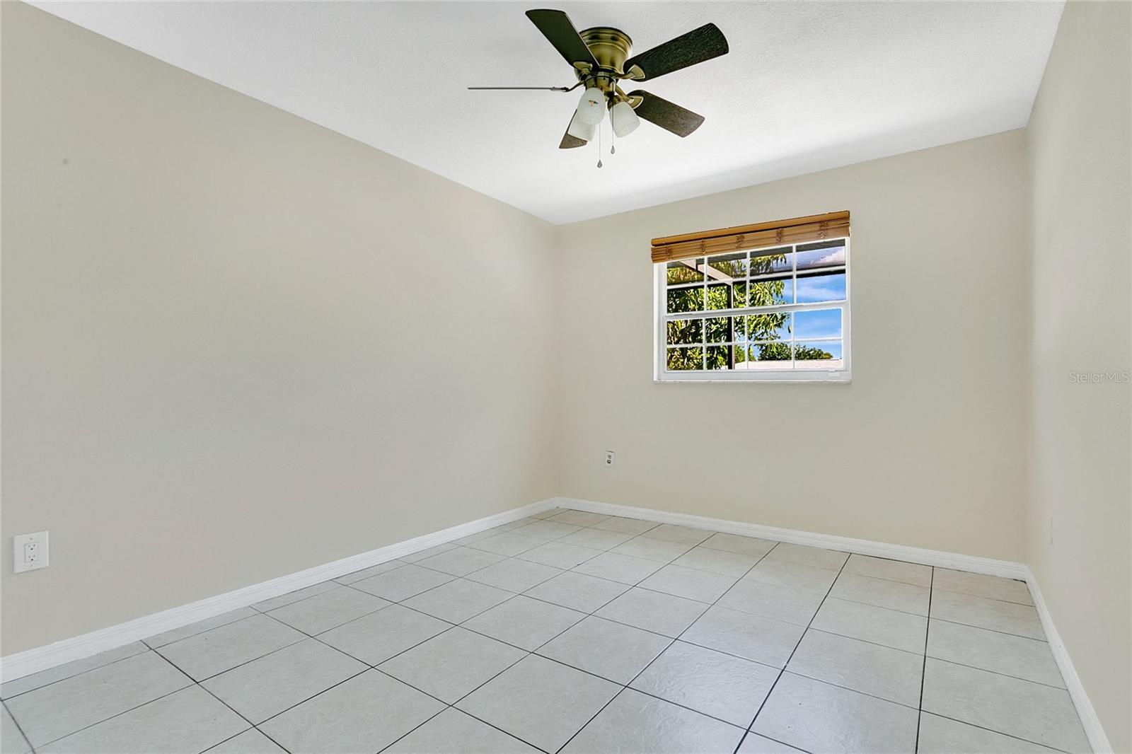 Image 17 of 34 For 3217 Castle Oak Avenue