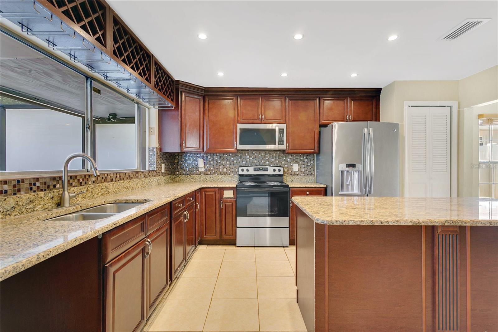 Image 4 of 34 For 3217 Castle Oak Avenue