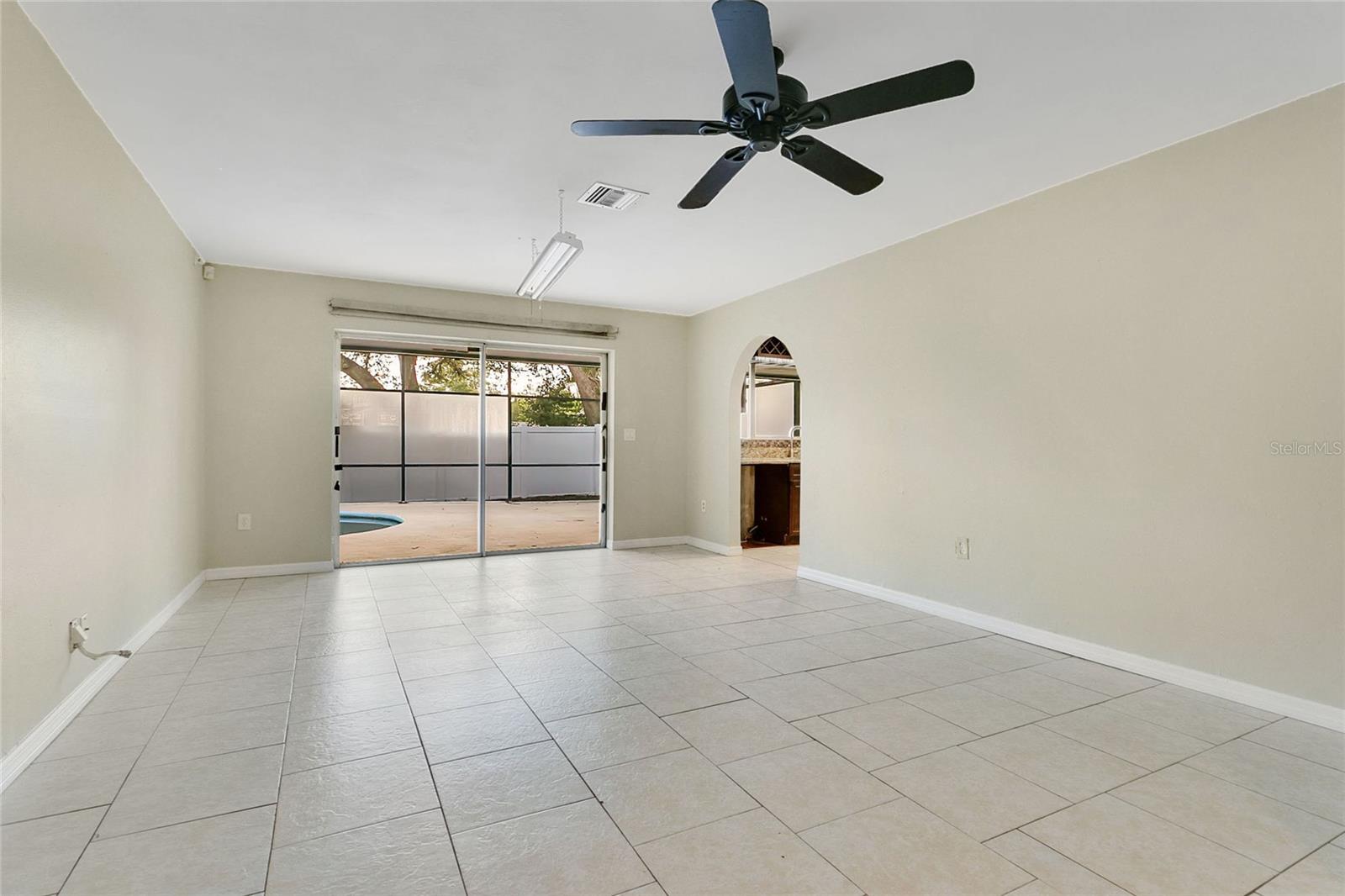 Image 7 of 34 For 3217 Castle Oak Avenue