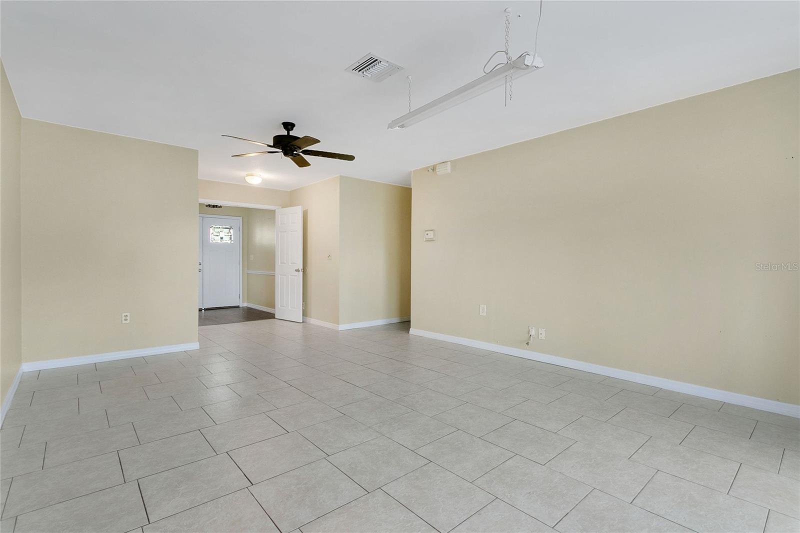 Image 8 of 34 For 3217 Castle Oak Avenue