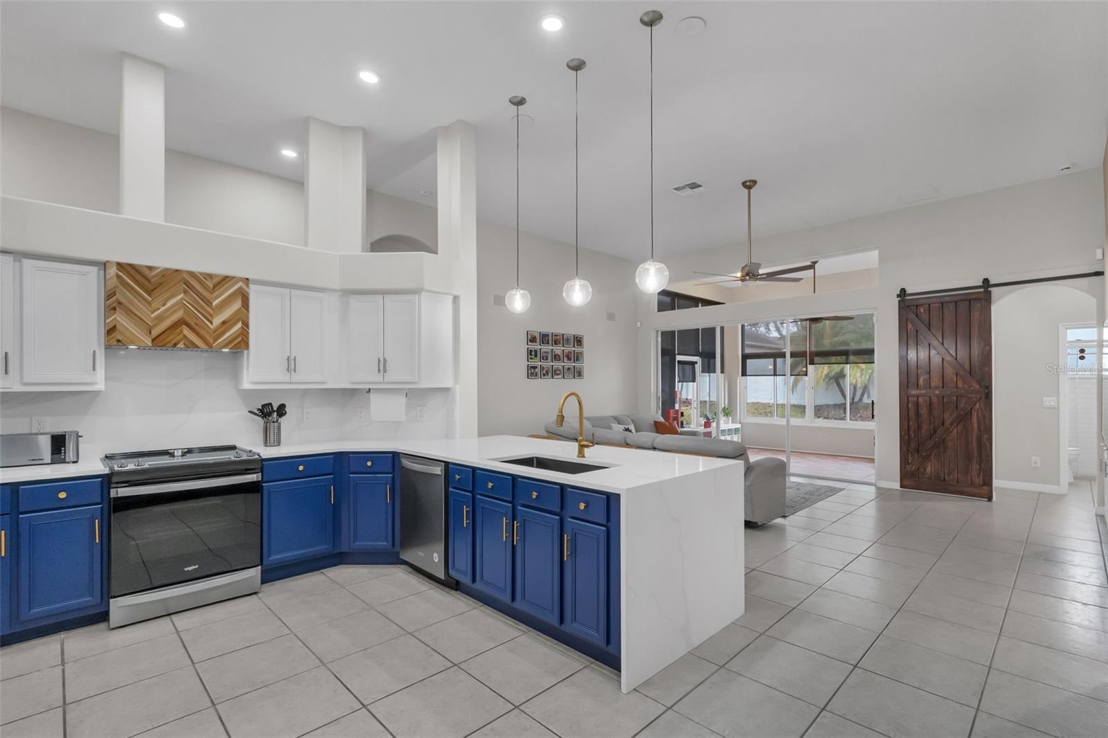 Image 12 of 58 For 449 Pickfair Terrace