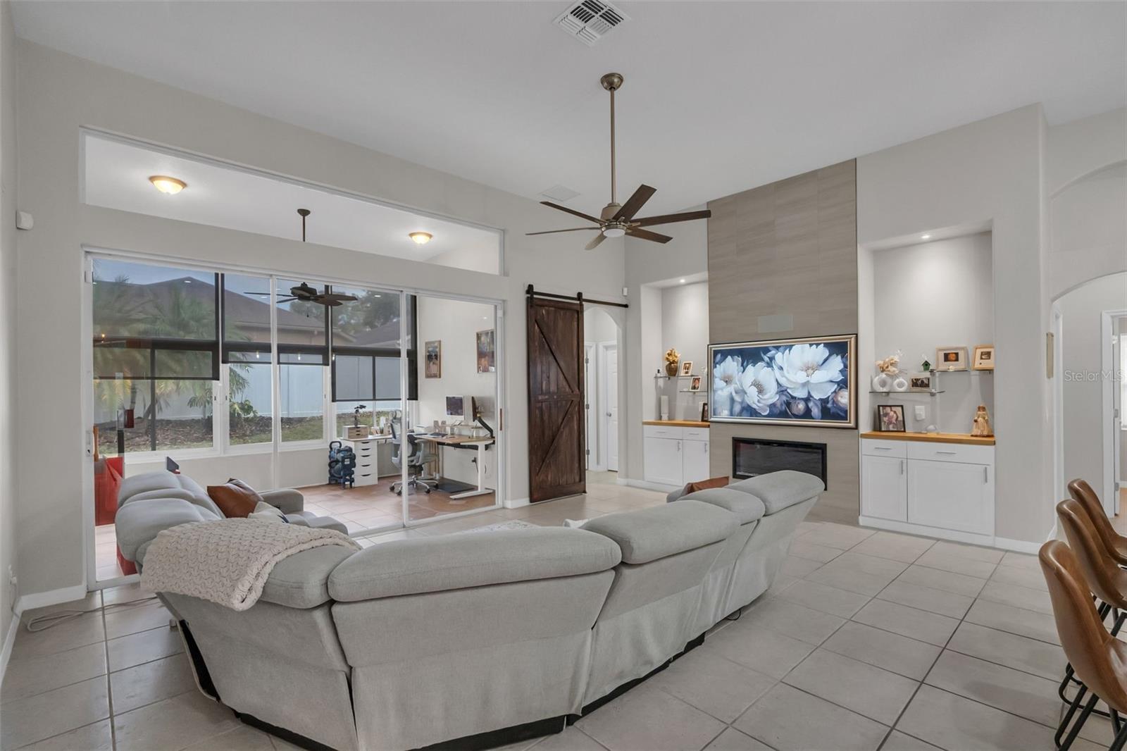 Image 21 of 58 For 449 Pickfair Terrace