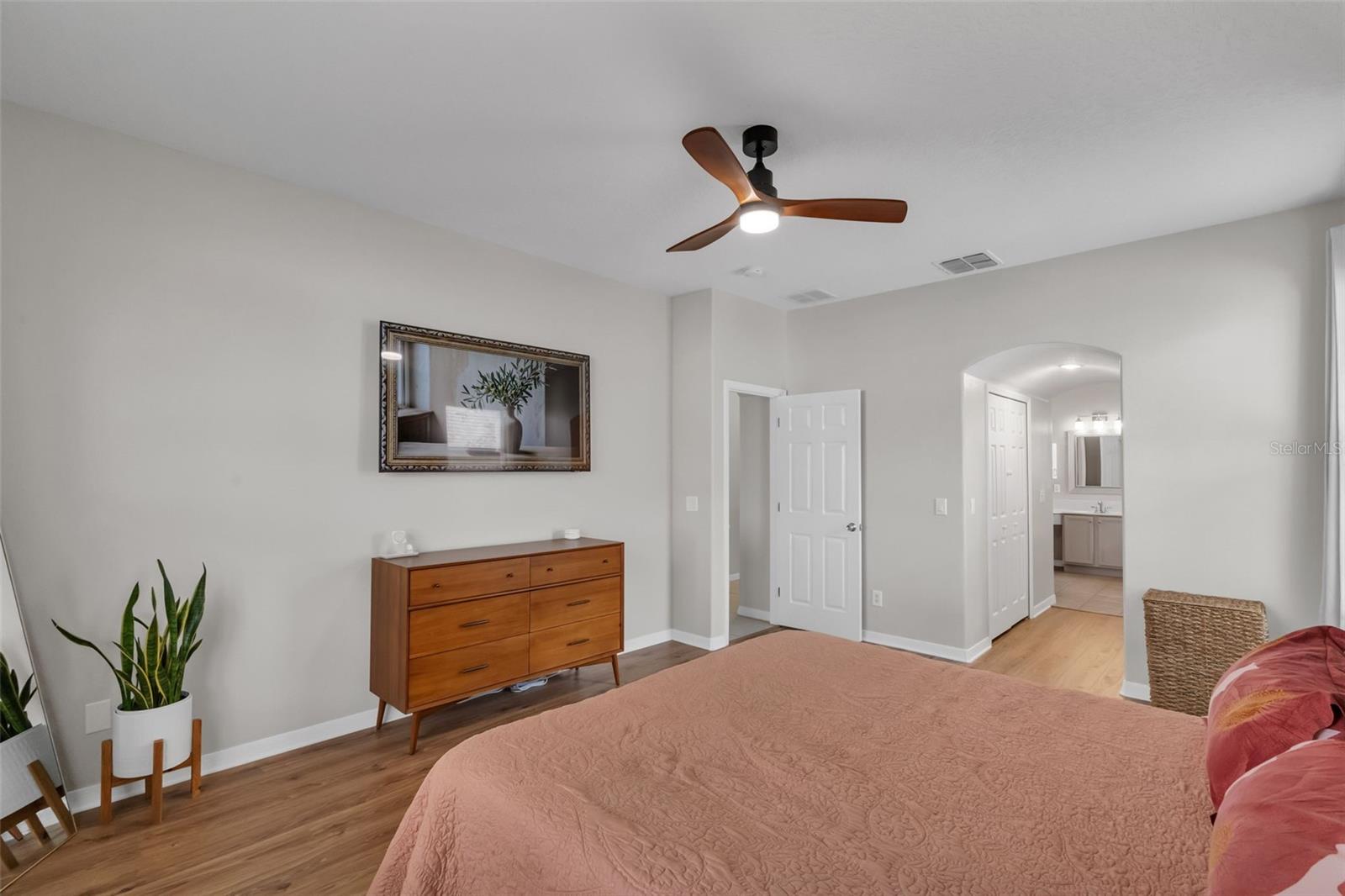 Image 32 of 58 For 449 Pickfair Terrace