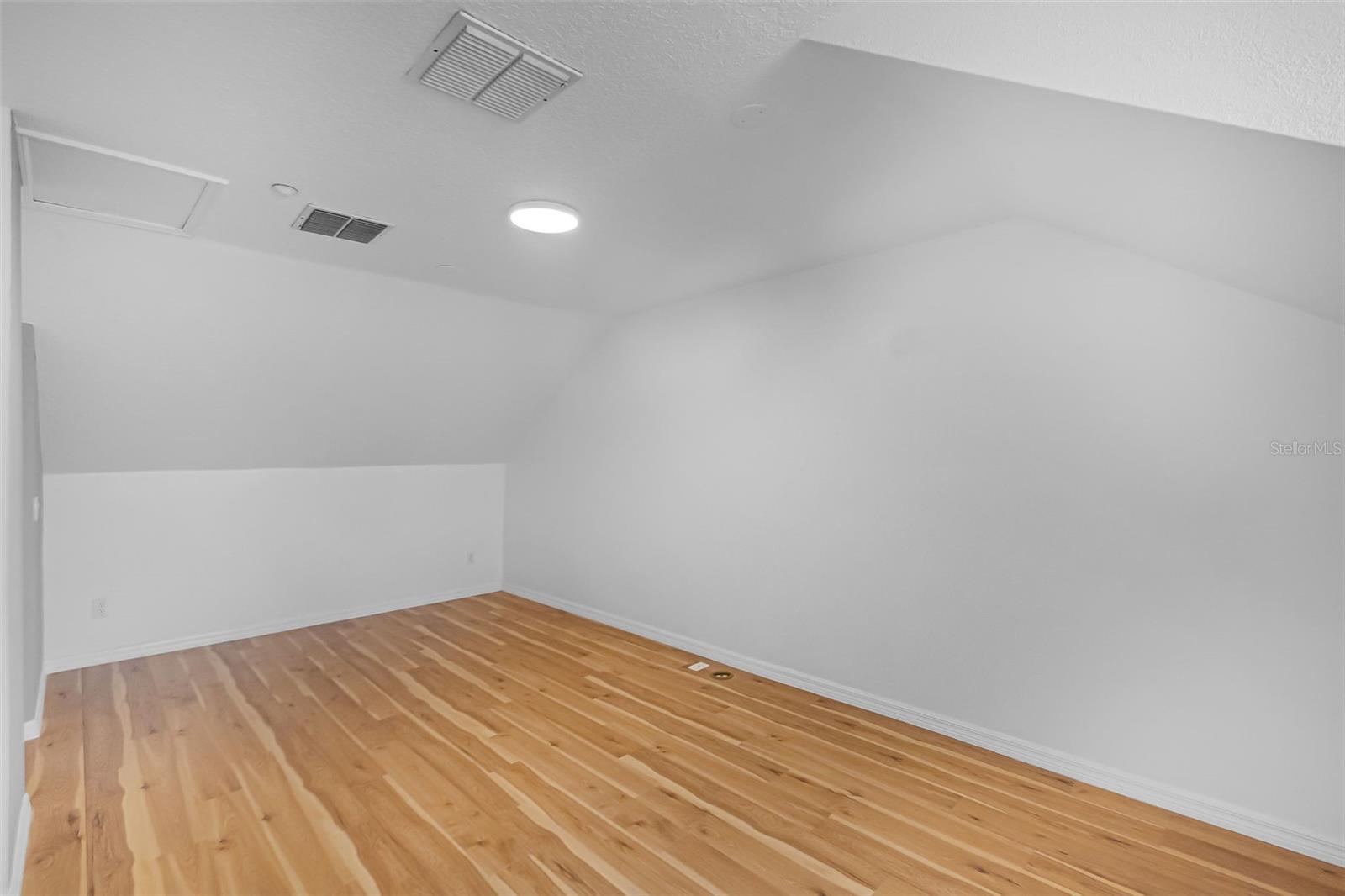 Image 33 of 79 For 625 Mulberry Avenue