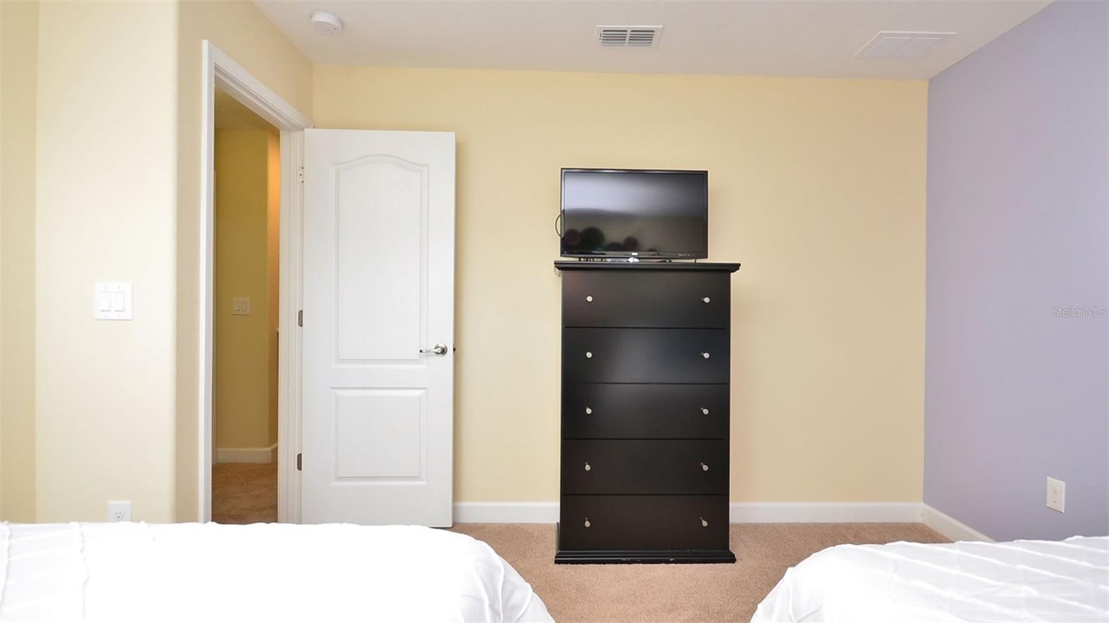 Image 19 of 52 For 1424 Rolling Fairway Drive