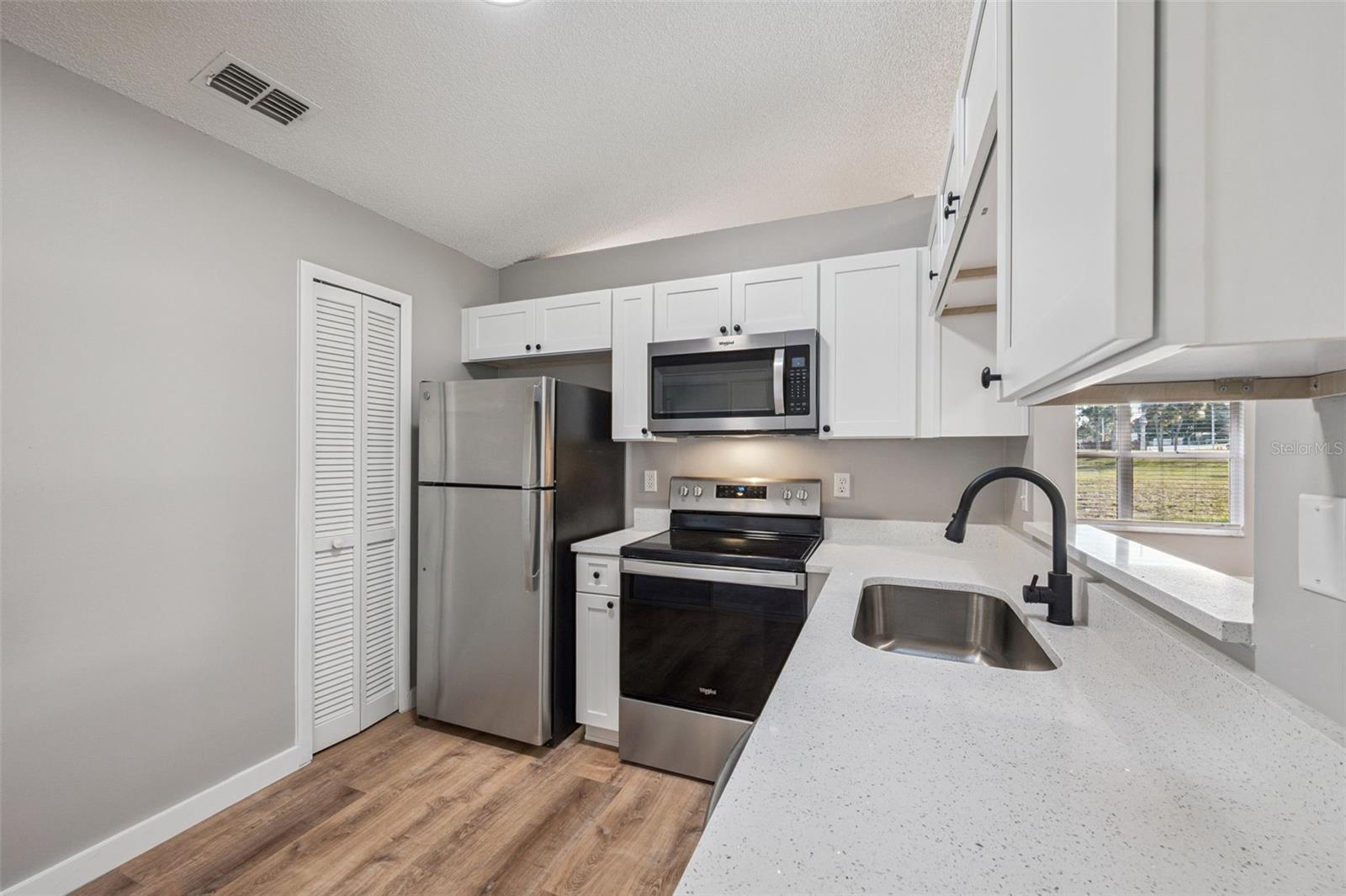 Image 10 of 31 For 6525 Coral Cove Drive