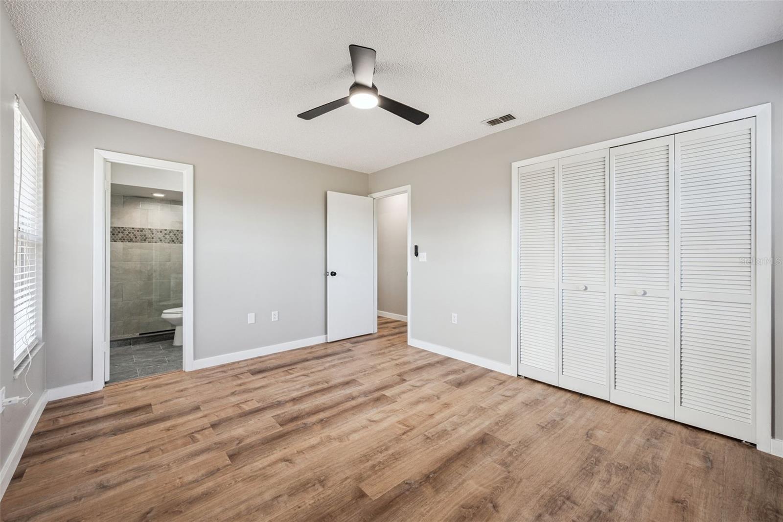 Image 13 of 31 For 6525 Coral Cove Drive