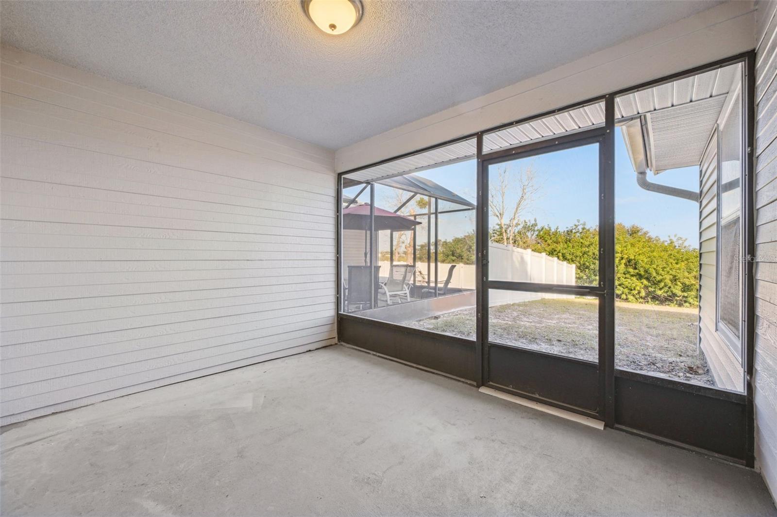 Image 21 of 31 For 6525 Coral Cove Drive