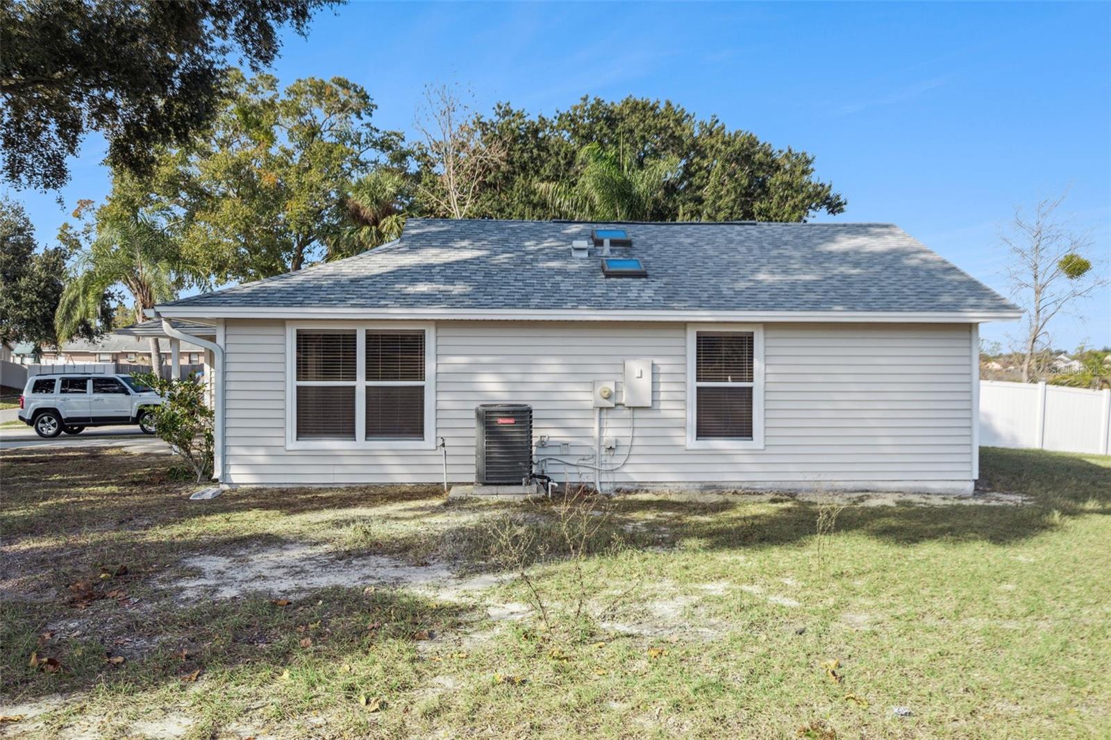 Image 23 of 31 For 6525 Coral Cove Drive