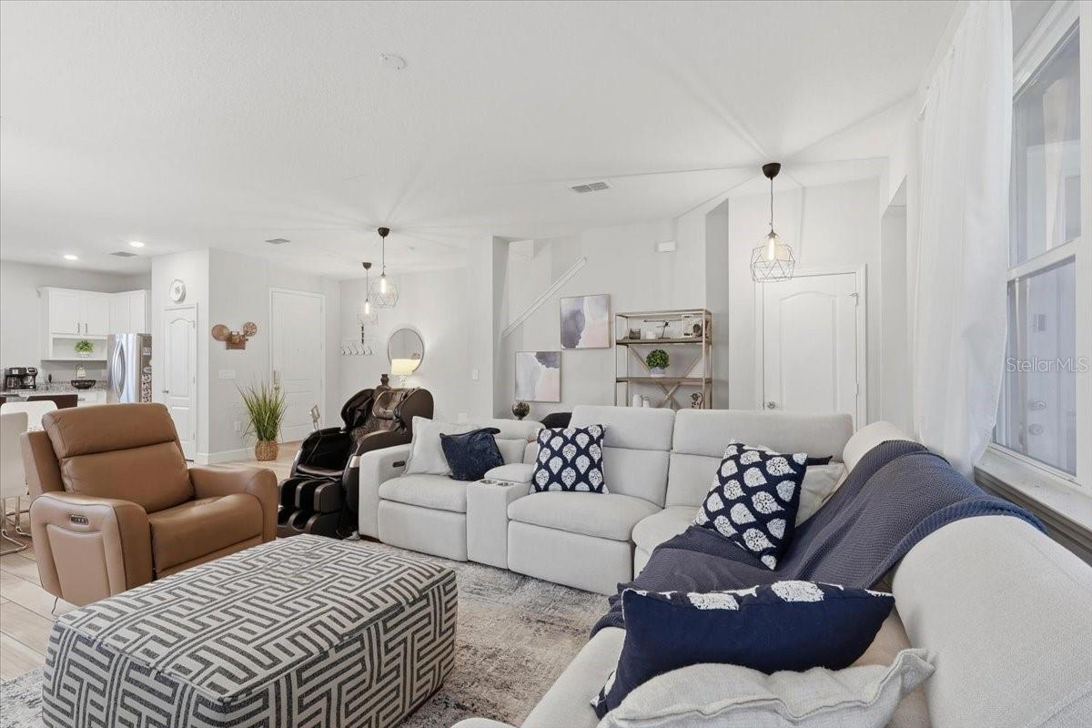 Image 14 of 39 For 13763 Bressler Alley