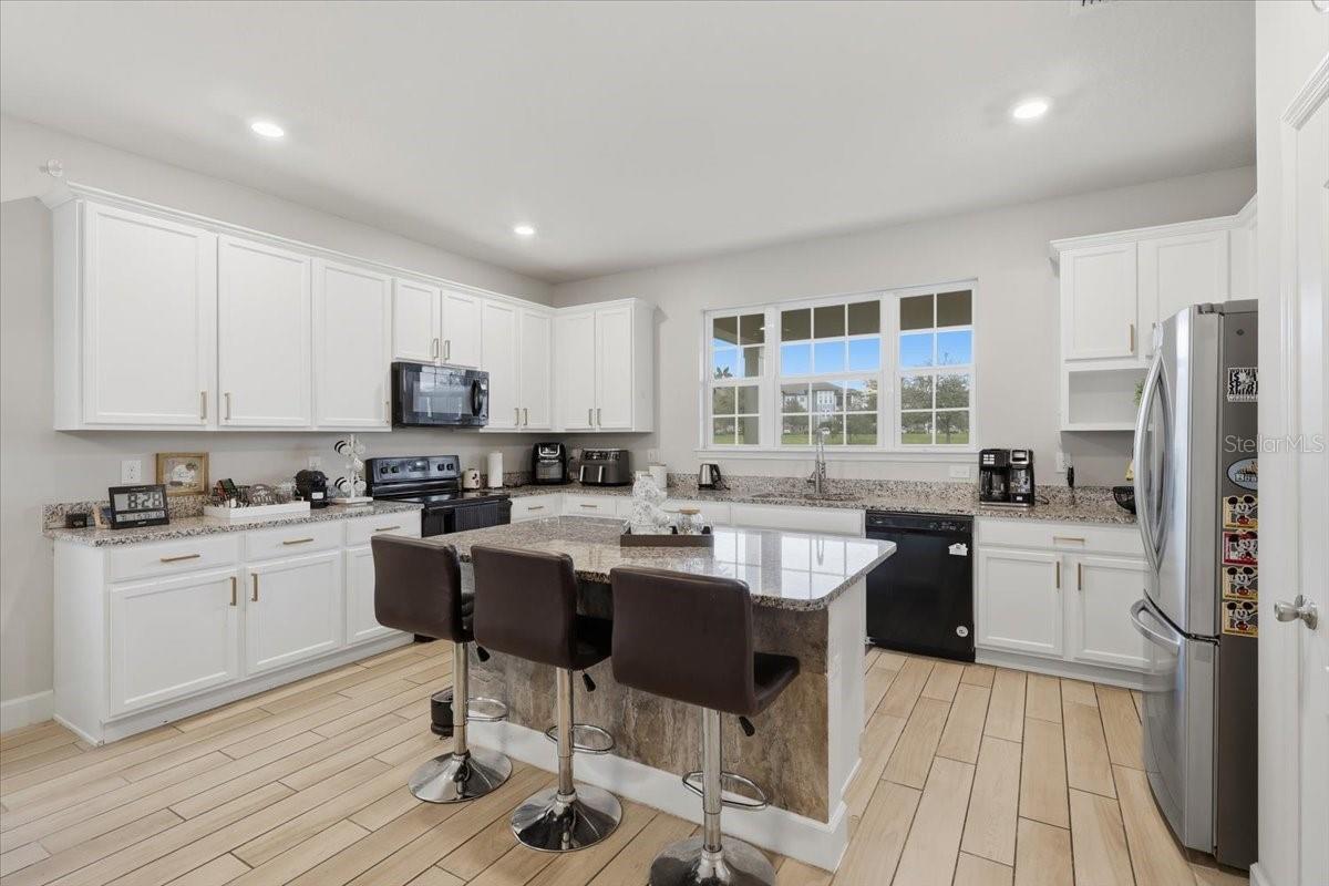 Image 19 of 39 For 13763 Bressler Alley