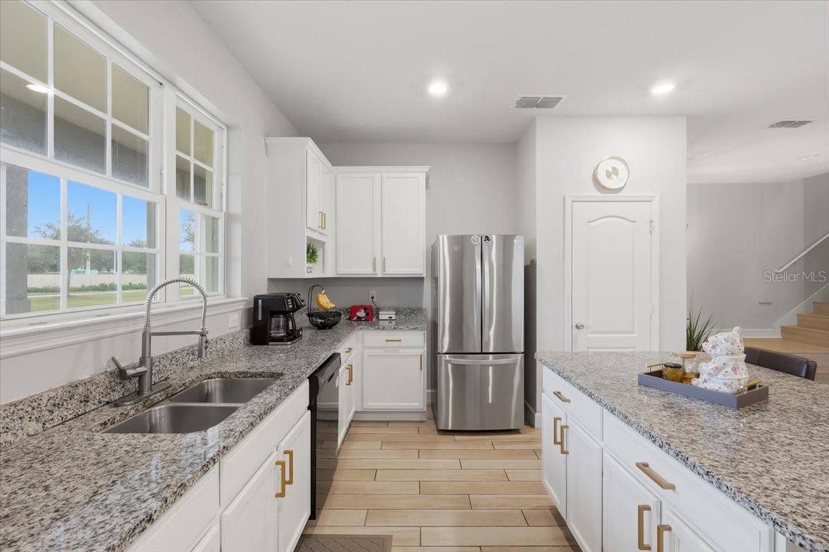 Image 21 of 39 For 13763 Bressler Alley