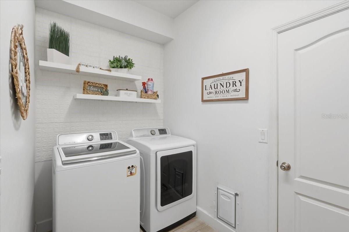 Image 23 of 39 For 13763 Bressler Alley