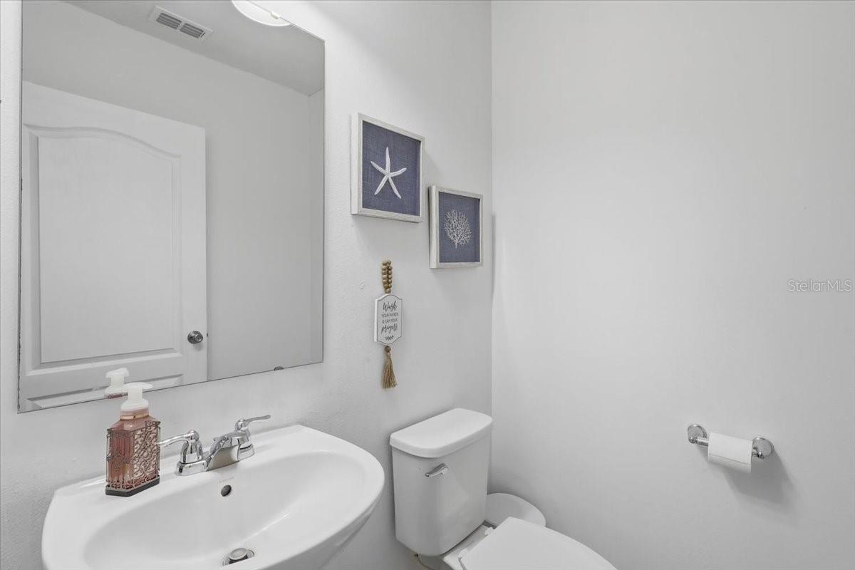 Image 24 of 39 For 13763 Bressler Alley