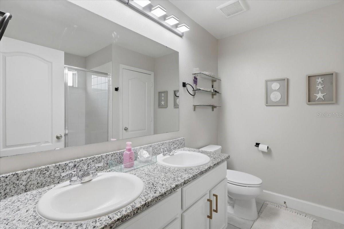 Image 28 of 39 For 13763 Bressler Alley